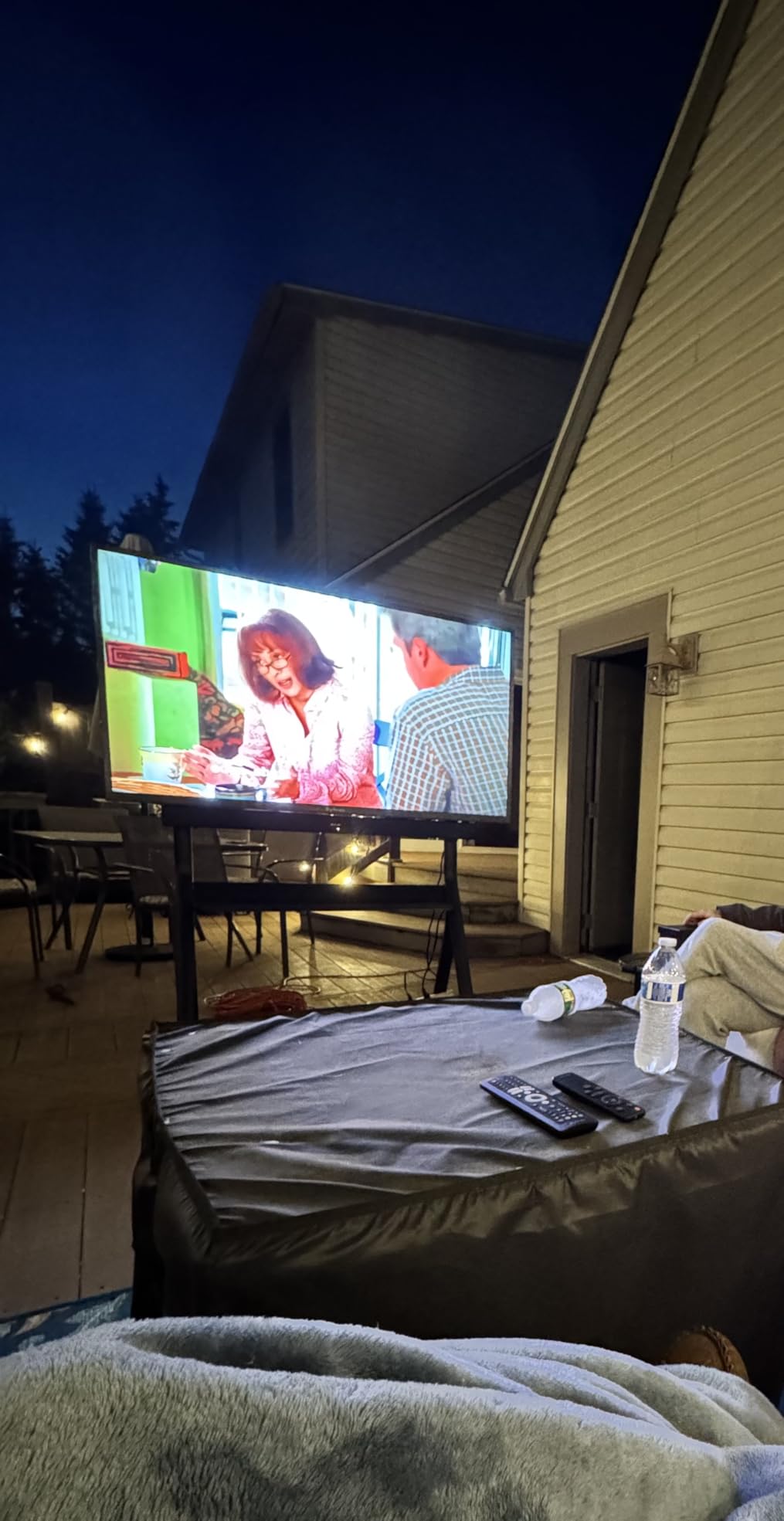 SYLVOX Outdoor TV, 55 inch 2000 nits Full Sun Outdoor TVs, Weatherproof TV | 4K Smart, IP56 Waterproof, Sunlight Readable, Support Dolby Vision Atmos, for Poolside Backyard Business (Pool Pro 3.0 /2026) customer photo 1