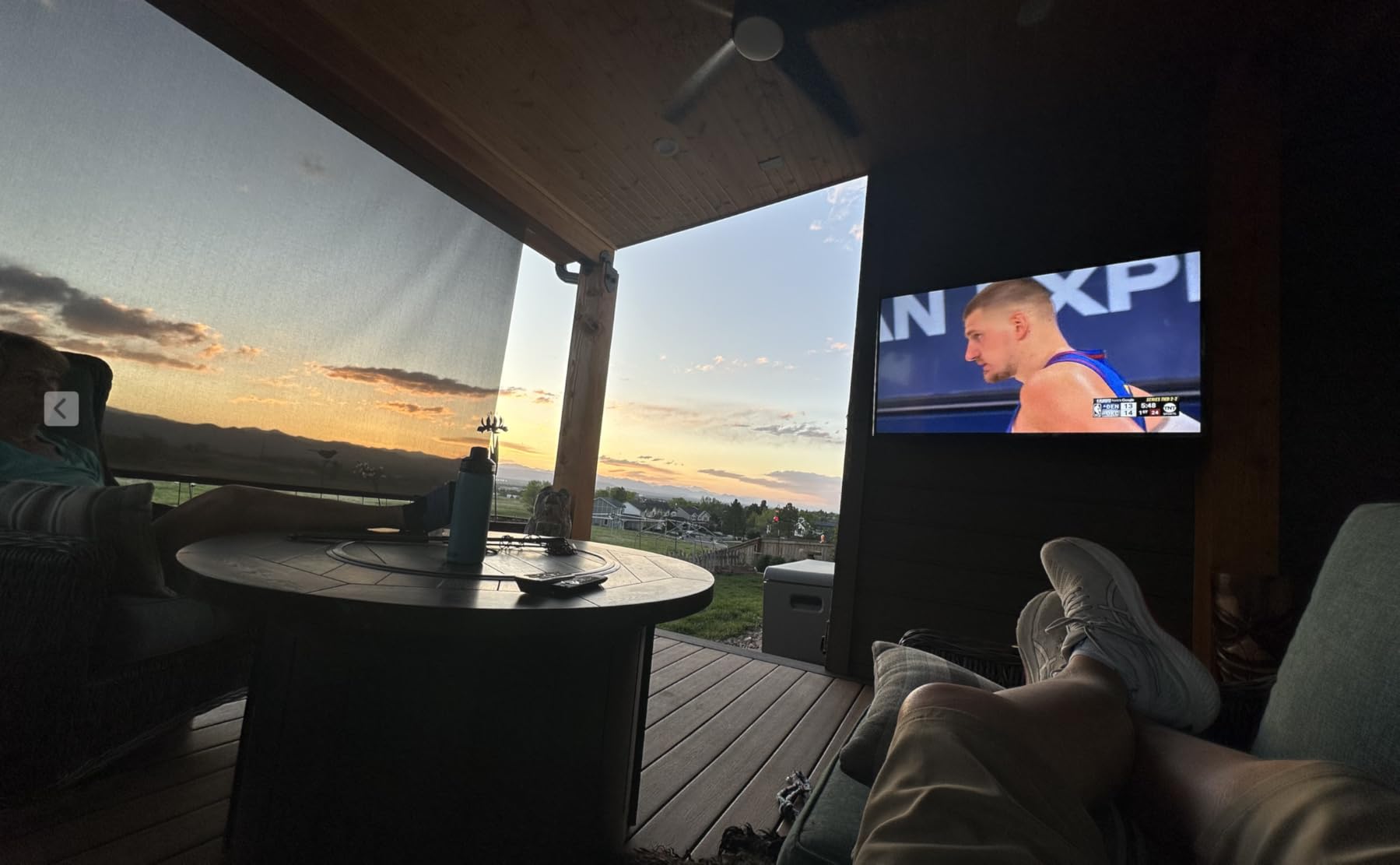 SYLVOX Outdoor TV, 55 inch 2000 nits Full Sun Outdoor TVs, Weatherproof TV | 4K Smart, IP56 Waterproof, Sunlight Readable, Support Dolby Vision Atmos, for Poolside Backyard Business (Pool Pro 3.0 /2026) customer photo 2