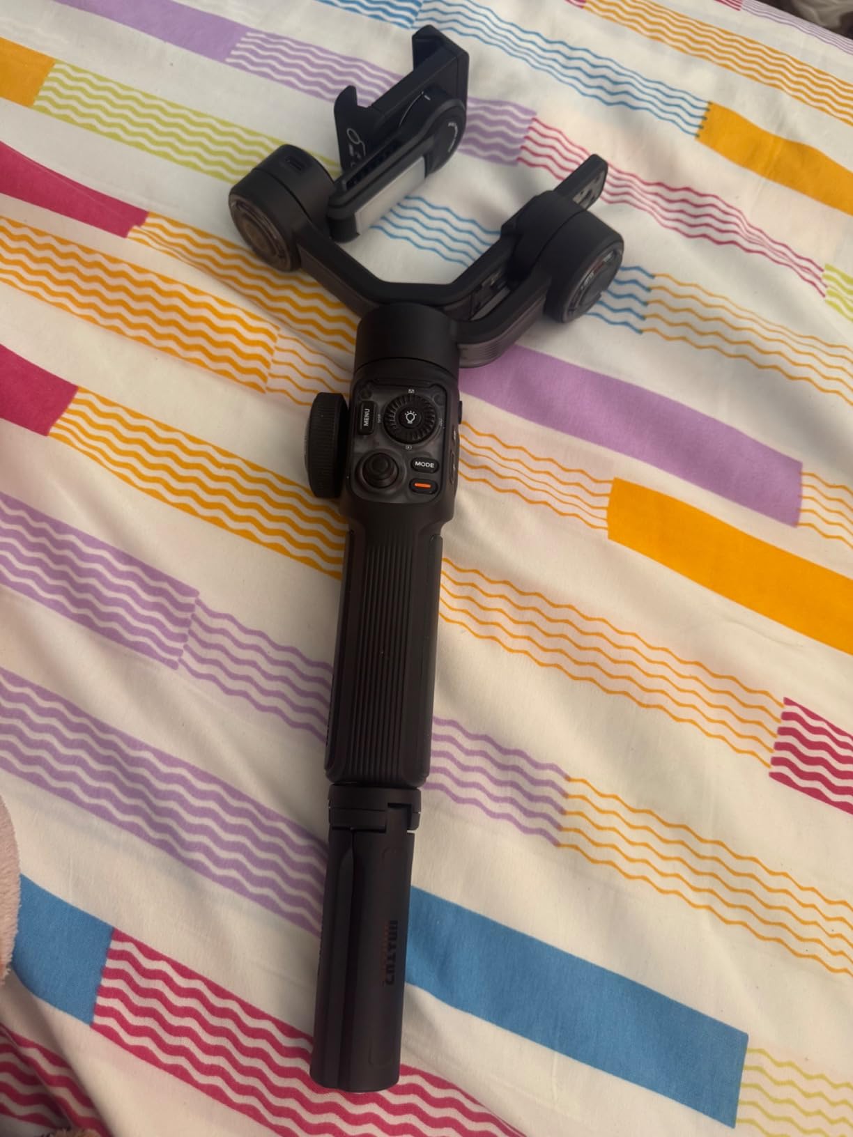 ZHIYUN Smooth 5S AI [Official] 3-Axis Gimbal Stabilizer for Smartphone, iPhone Gimbal with Built-in Fill Light, Tripod, Phone Stabilizer for Video Recording Supports Gesture Control, 360° Inception customer photo 1
