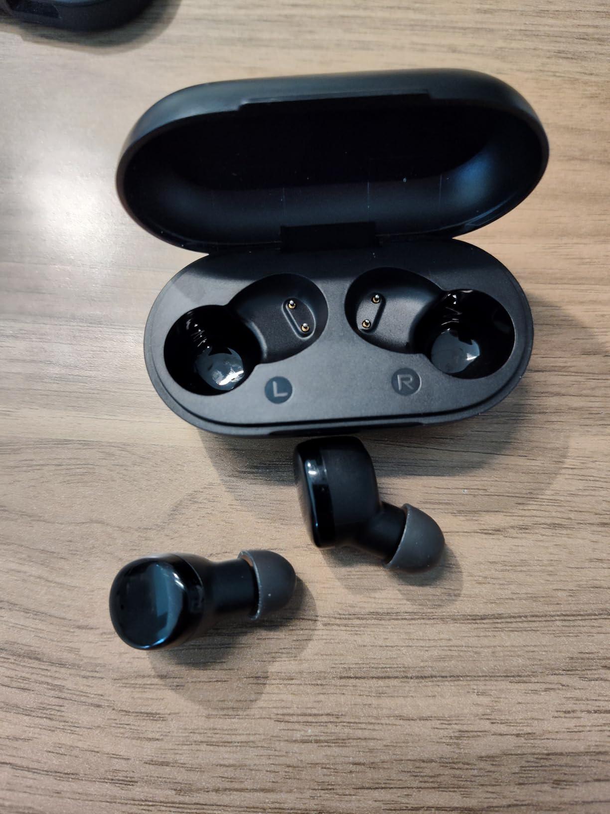kurdene Wireless Earbuds Bluetooth 5.3 in Ear Buds Light Weight, Deep Bass, Built in Mics Clear Calls customer photo 1