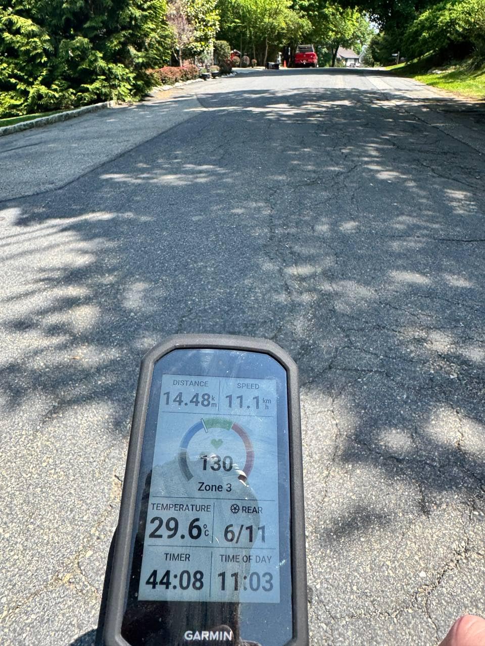 Garmin Edge 1050, Premium Cycling Computer | Large & Vivid Touchscreen, Advanced Cycling Metrics, Built-In Speaker, Garmin Coach, Groupride, Road Hazard Alerts customer photo 1