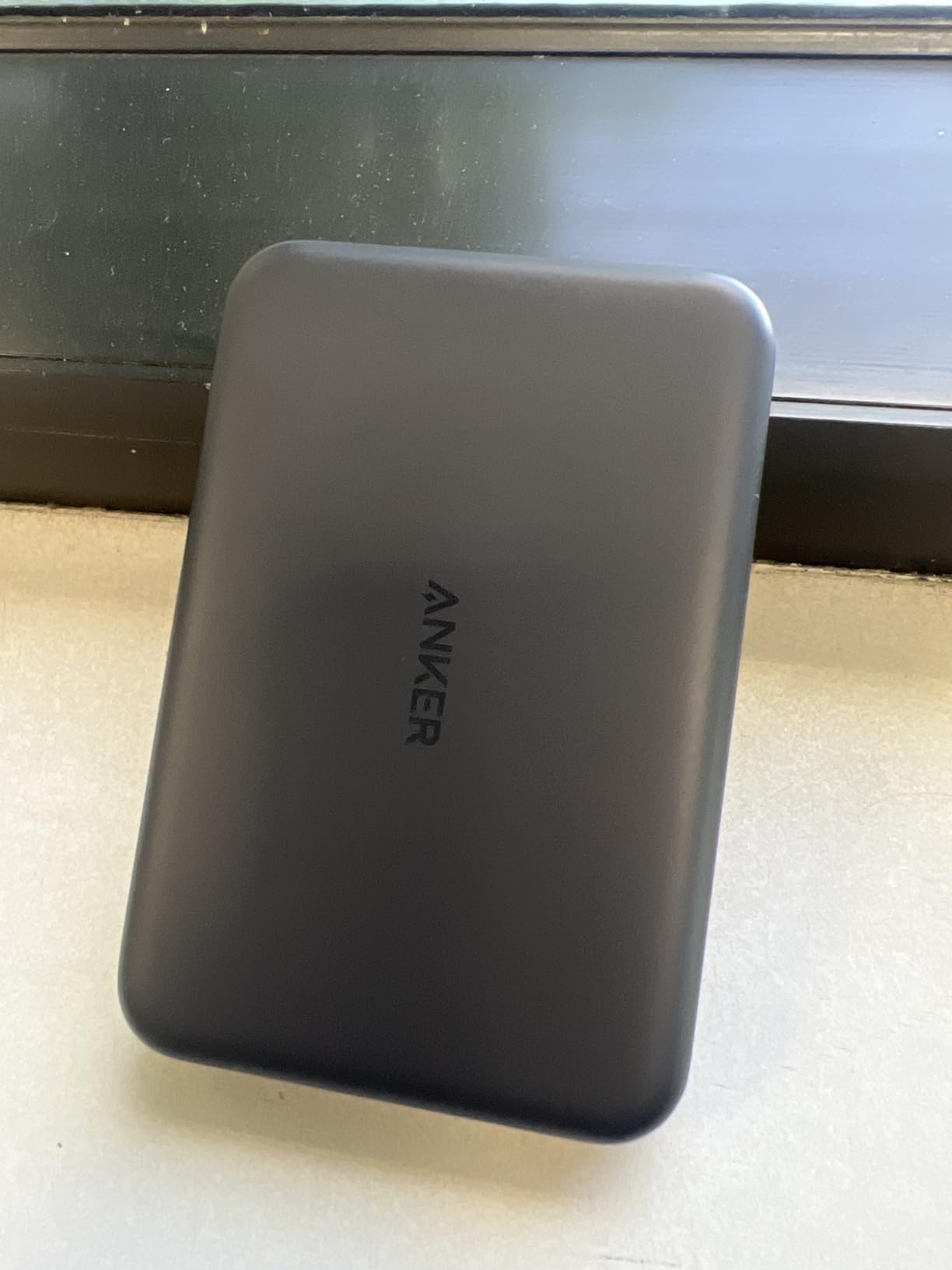 Anker MagGo Power Bank, Slim 10,000mAh Magnetic Battery Pack, Qi2 Certified 15W Ultra-Fast MagSafe Compatible Portable Charger, Ergonomic Design, for iPhone17/16/15/14 Series, and More customer photo 2