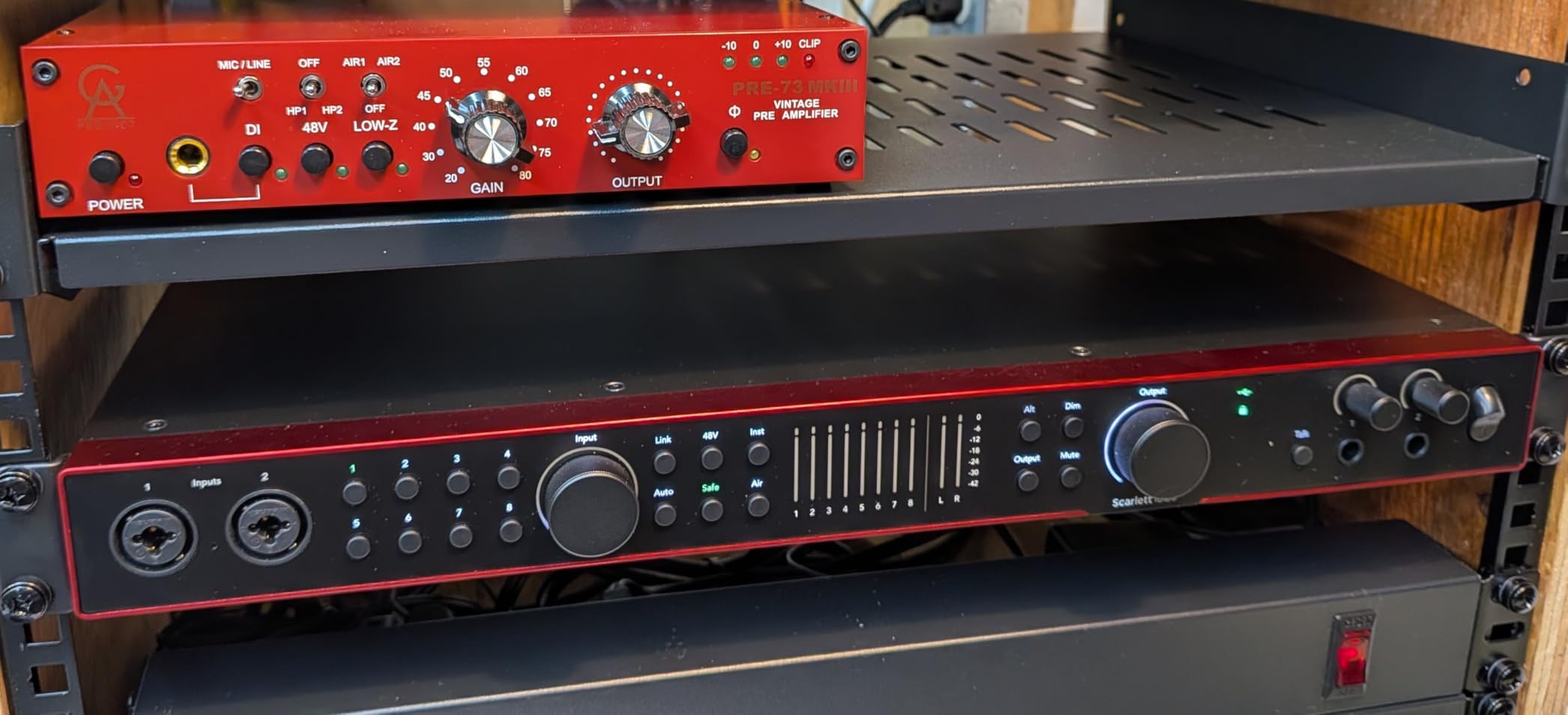 Focusrite Scarlett 18i16 4th Gen USB Audio Interface, 18-In 16-Out, 4 Mic Preamps, 2 Hi-Z Inputs, 8 Line Inputs, ADAT, S/PDIF, MIDI customer photo 1