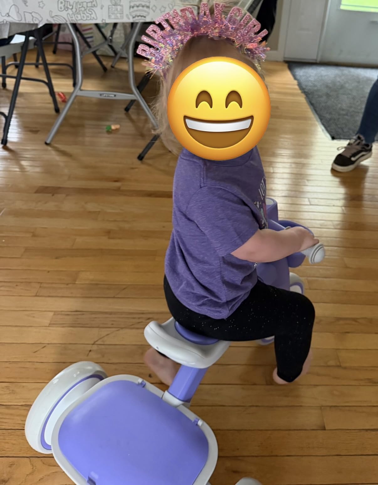 SEREED Colorful Lighting Toddler Tricycle for 2-5 Years Old Girls, Adjustable Seat&Handlebar Trike, Removable Basket, Birthday Gift Idea for Kids Ages 2+ (Pink) customer photo 1