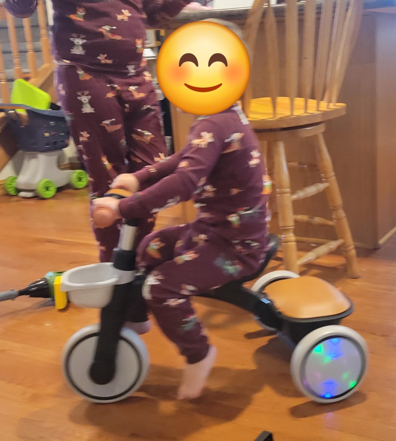 SEREED Colorful Lighting Toddler Tricycle for 2-5 Years Old Girls, Adjustable Seat&Handlebar Trike, Removable Basket, Birthday Gift Idea for Kids Ages 2+ (Pink) customer photo 2