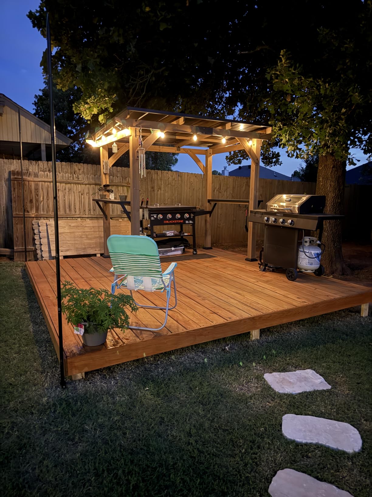 Modern Shade Grill Gazebo 6' X 8', Cedar Wood Gazebo with Shelves and Paper Towel Holder, Outdoor Bar with Galvanized Steel Roof, USB and USB-C Charging Ports, Outdoor Patio Bars for Backyard customer photo 2