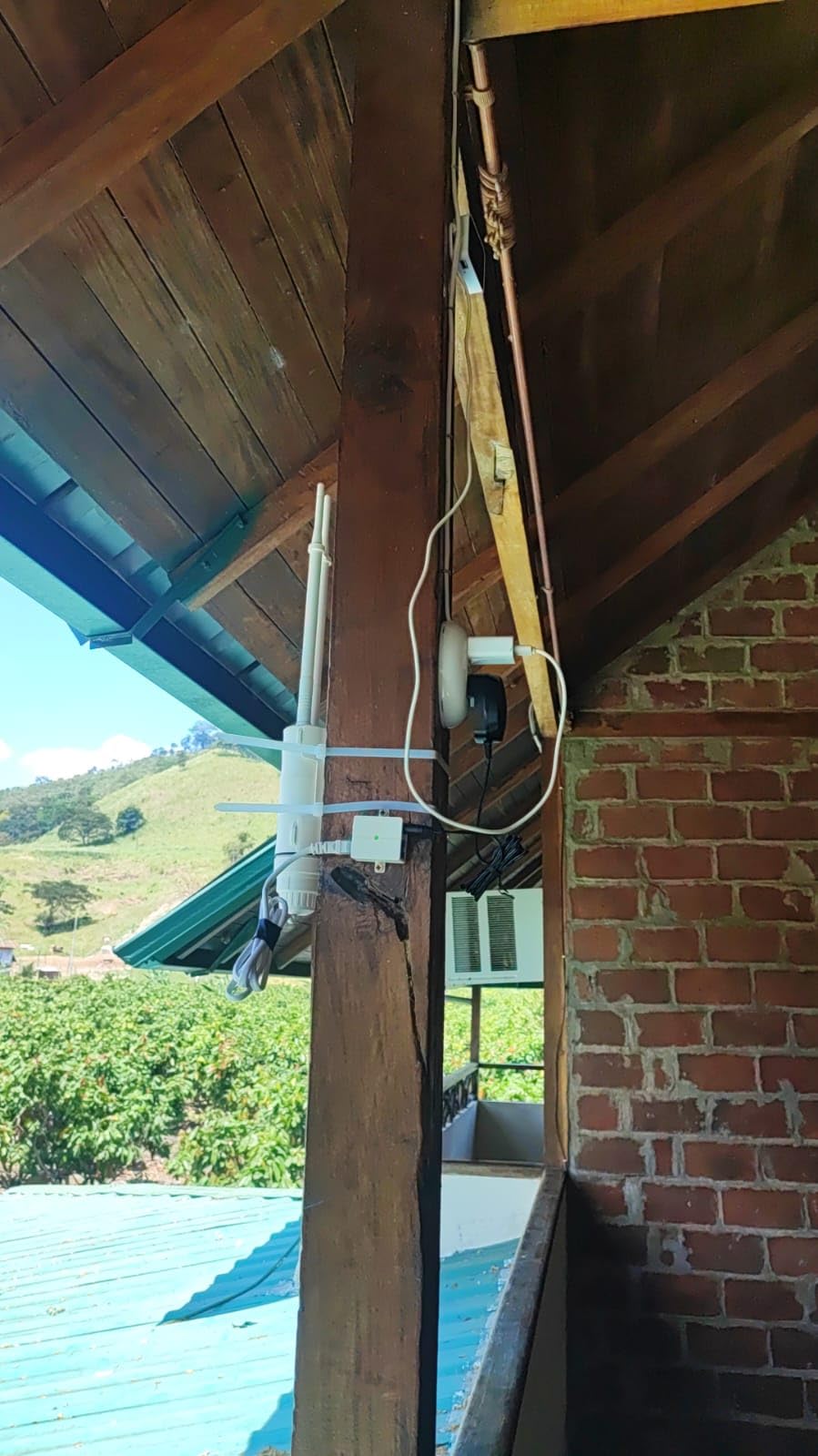 WAVLINK AC600 Outdoor WiFi Extender, Dual Band Long Range WiFi Extender with PoE, IP67 Weatherproof, 2x7dBi Detachable Antennas, Outdoor WiFi Access Point for Farm, Yard, Factory, Campsite, Gazebo customer photo 1
