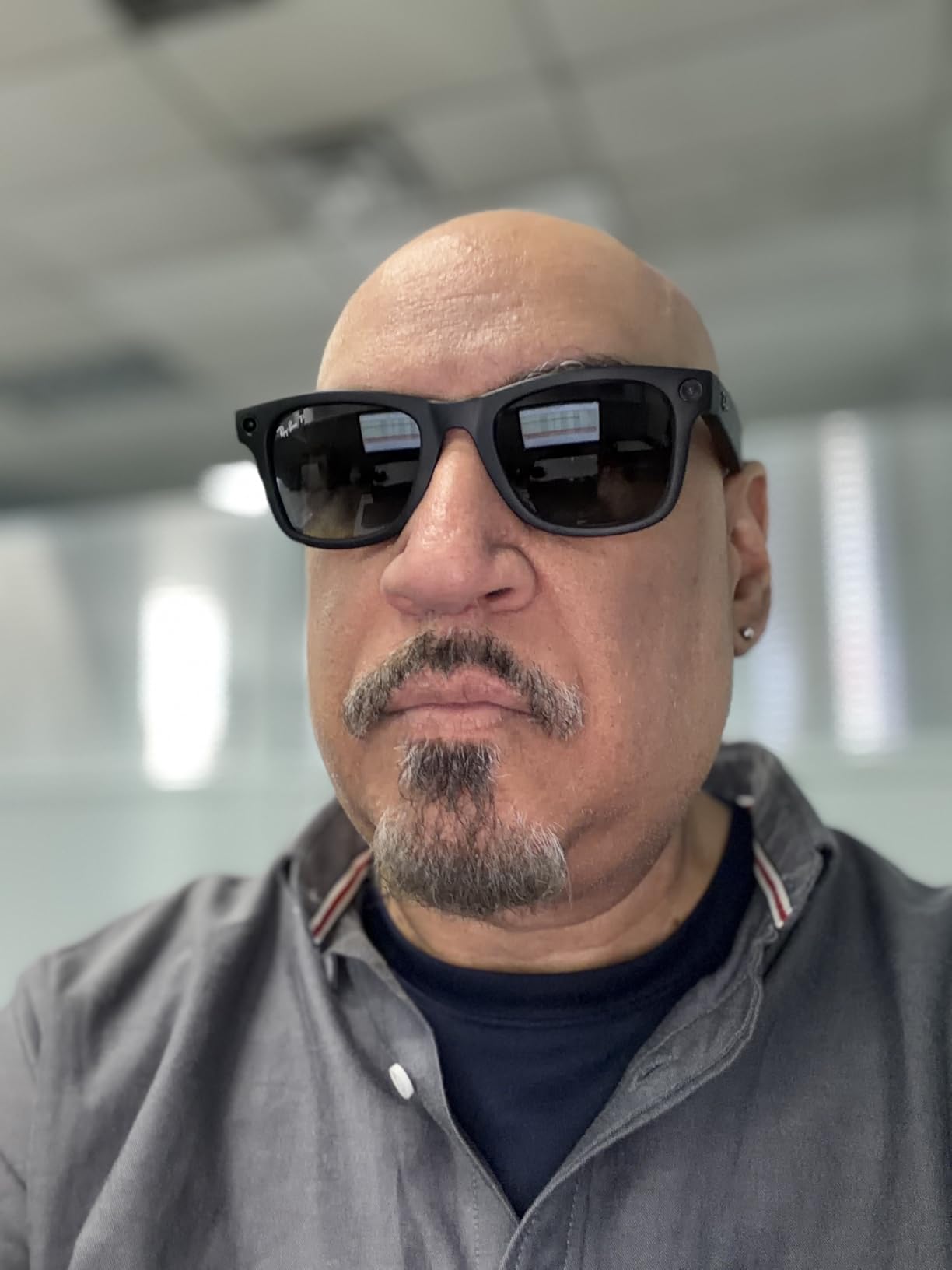 Ray-Ban Meta (Gen 1), Wayfarer, Large Matte Black | Smart AI Glasses for Men, Women - 12 MP Camera, Open-Ear Speakers, Video Recording, Bluetooth - Transitions® Clear Lenses - Wearable Technology customer photo 2