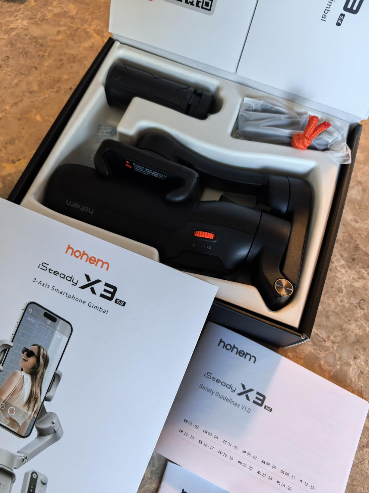 hohem iSteady X3 SE 3-Axis Gimbal Stabilizer for iPhone & Android, Black | Detachable Remote, iSteady 8.0, Foldable 0.79lb Design, Hohem Joy App, 11H Battery, 0.66lb Payload for Vlogs customer photo 1