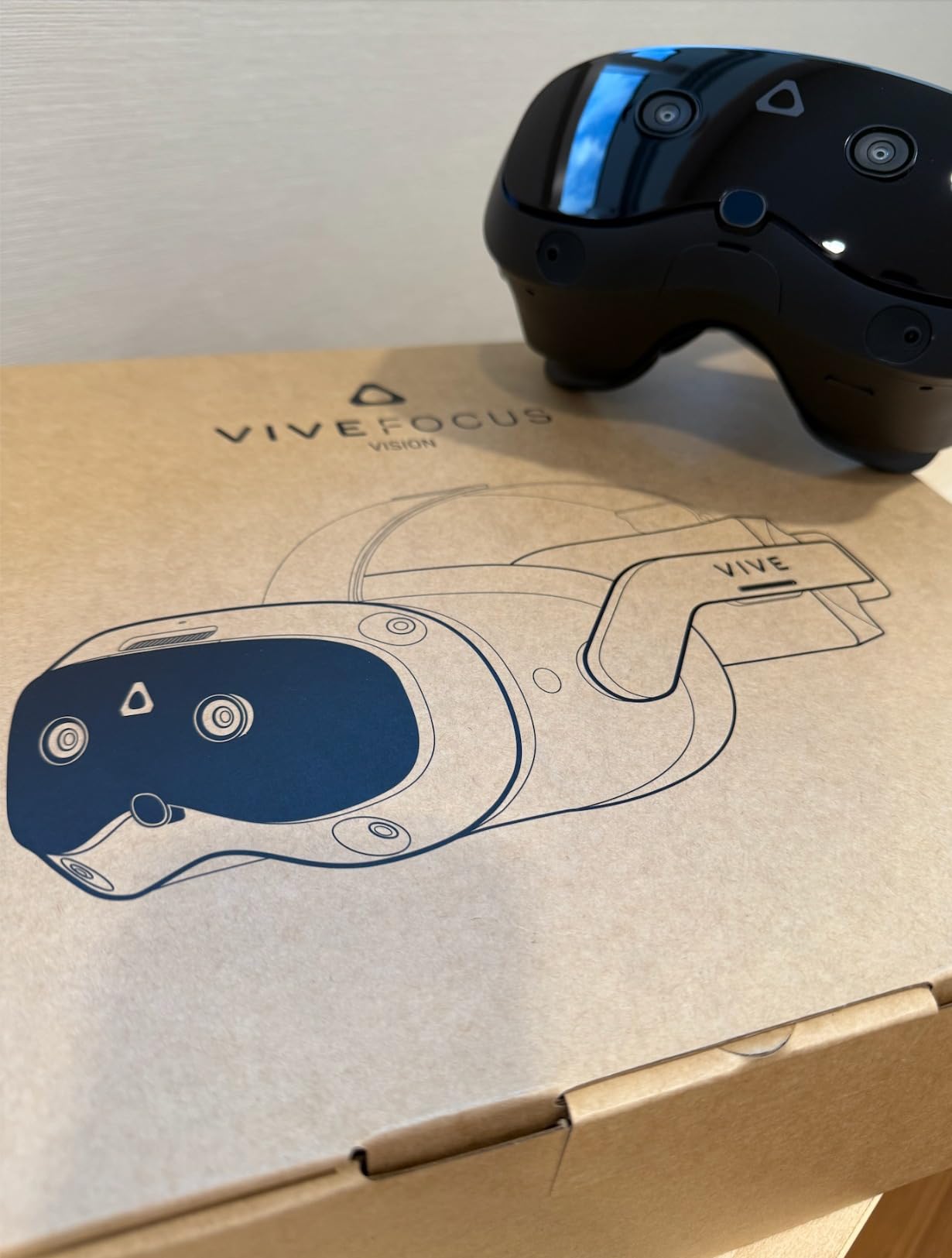 Vive Focus Vision - Mixed Reality and PC VR Headset + Controllers - Consumer Edition customer photo 1