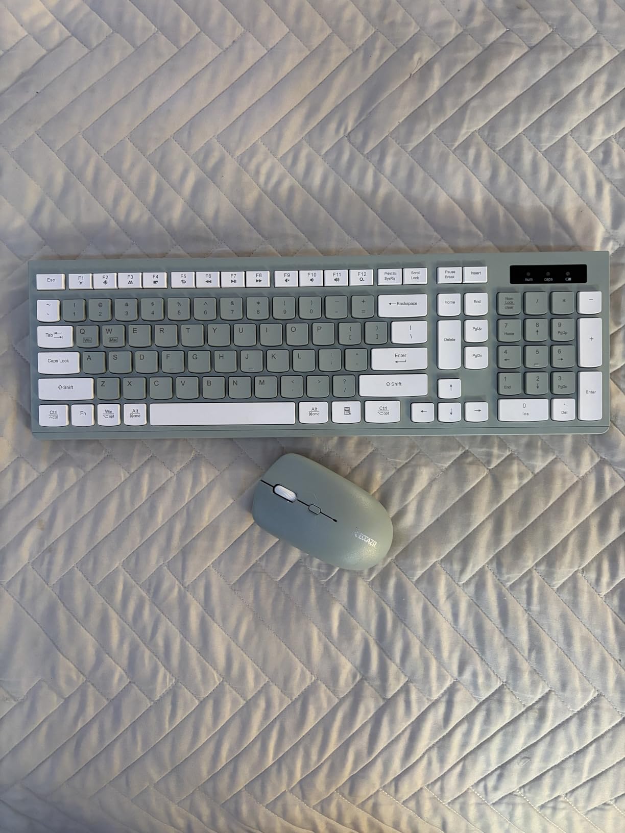 Wireless Keyboard and Mouse Combo, 2.4G Full Size Silent Keyboard with Fn Multimedia Keys for Office and Home, 3-Level DPI Adjustable Quiet Mouse for Windows,Mac OS Desktop/Laptop/PC(Avocado Green) customer photo 1