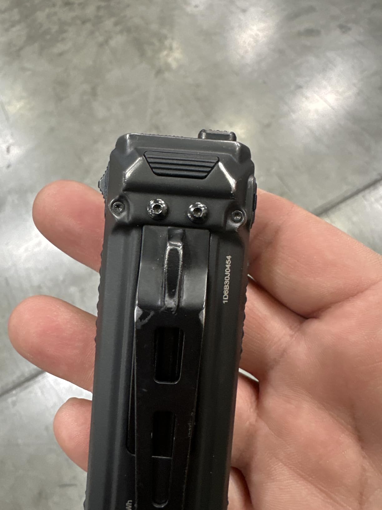 Nitecore EDC29 6500 Lumen Rechargeable EDC Tactical Flashlight (Black), USB-C Fast Charging, Slim Flat Shape, Spotlight, Floodlight, Strobe modes, Digital Display, Mechanical Lock customer photo 2