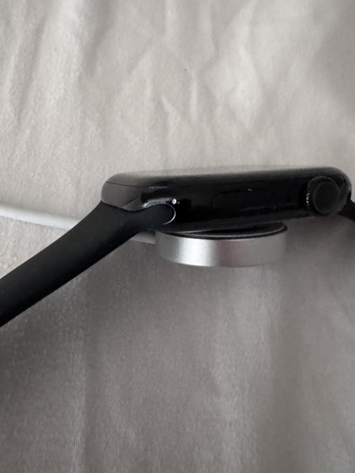 Apple Watch Series 10 [GPS + Cellular 42mm] Jet Black Aluminum Case with Black Sport Band, S/M (Renewed) customer photo 2