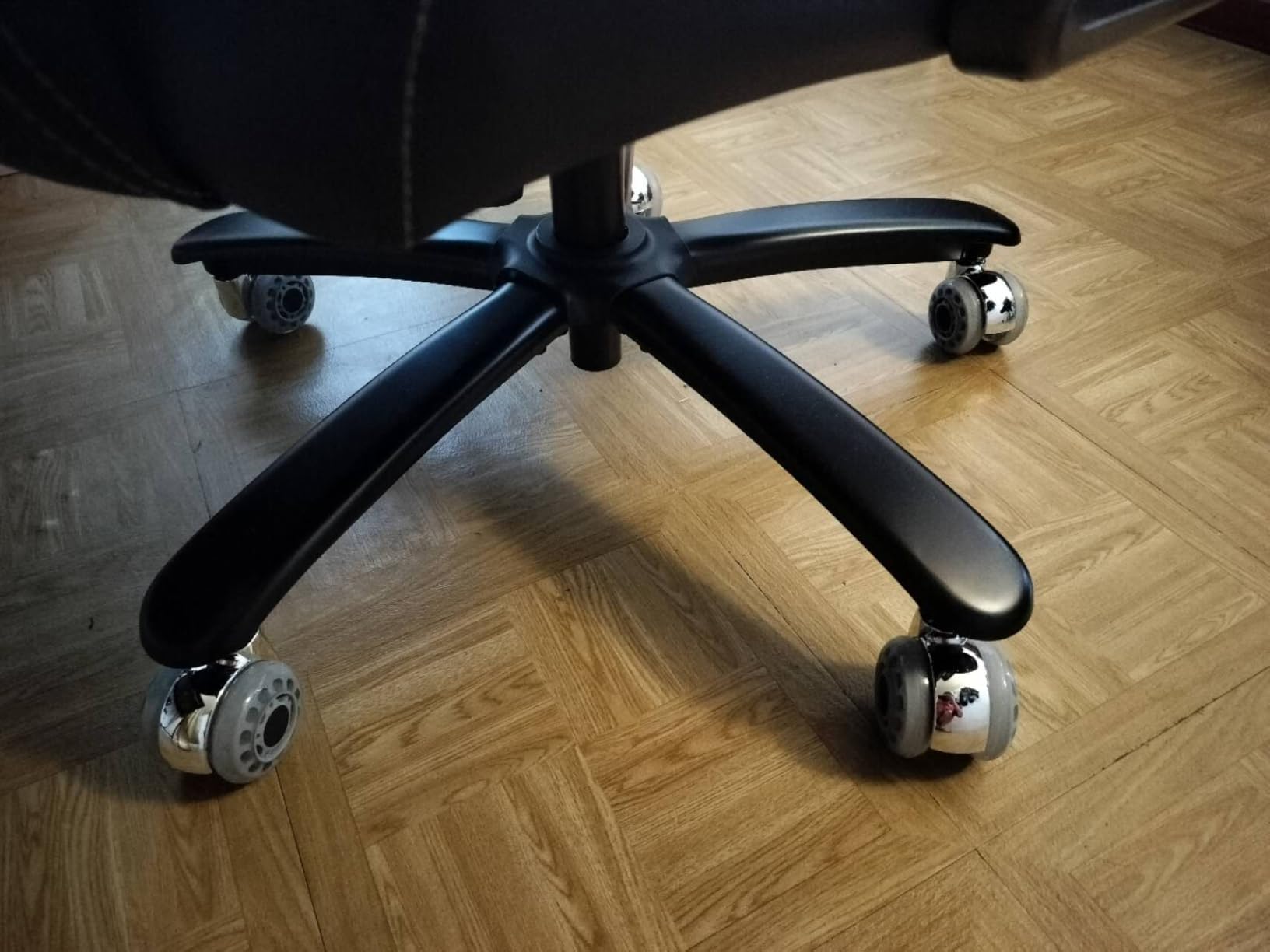 Indulgear Large Heavy Duty Office Chair with 5D Flip Arms, Comfy Big and Tall Executive Office Desk Chair with Pocket Spring Cushion, High Back Computer Chair with Lumbar Support, Dual Rubber Wheel customer photo 1