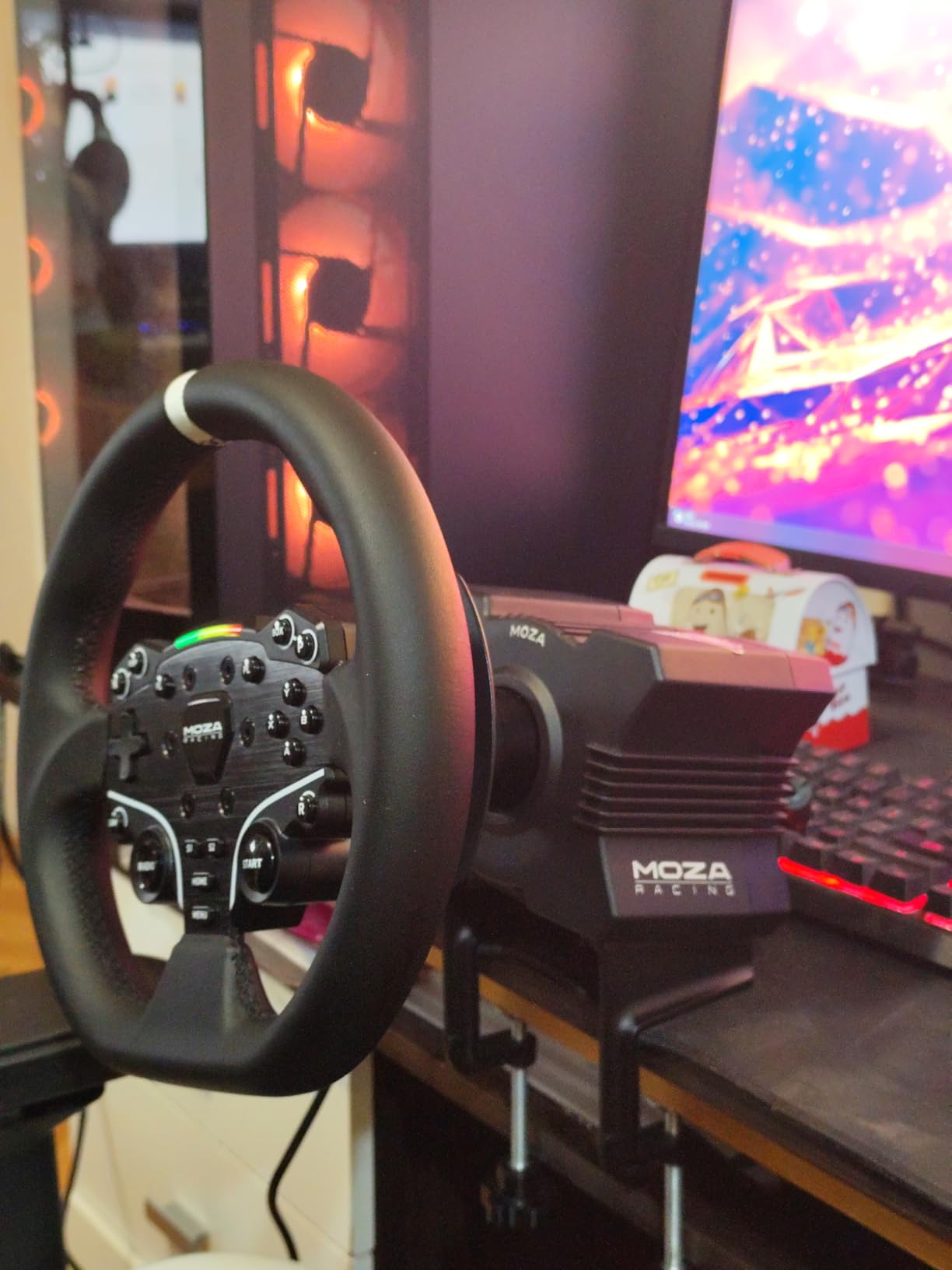 MOZA R5 Wheel and Pedals Kit Racing Simulator 5.5Nm Direct Drive Wheelbase, Unbeatable Rigid & Durable 11-Inch ES Racing Wheel SR-P Lite Dual Pedal and Desk Clamp All-in-One customer photo 2