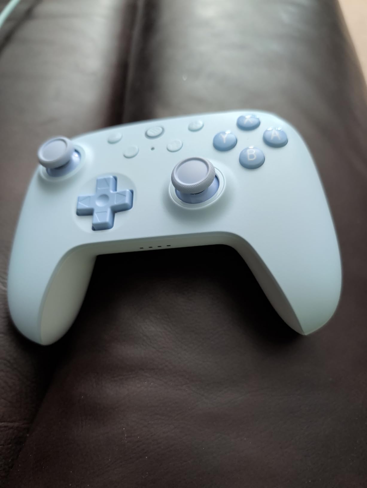 8BitDo Ultimate 2C Bluetooth Controller for Switch/Switch 2, Wireless Controller with 6-Axis Motion Control, Rumble Vibration, Refined D-Pad and Bumpers, and Hall Effect Joysticks (Blue) customer photo 1