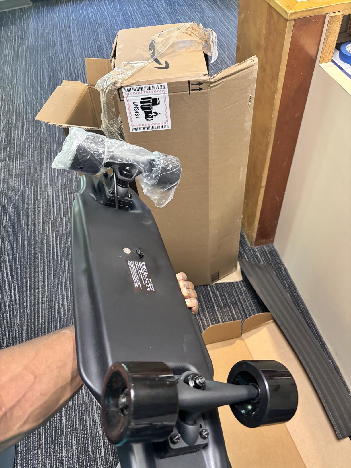 M8 Electric Skateboard with Remote, 15Mph Top Speed,9Miles Range,400 Hub-Motor, Skateboard for Adults &Teens customer photo 1