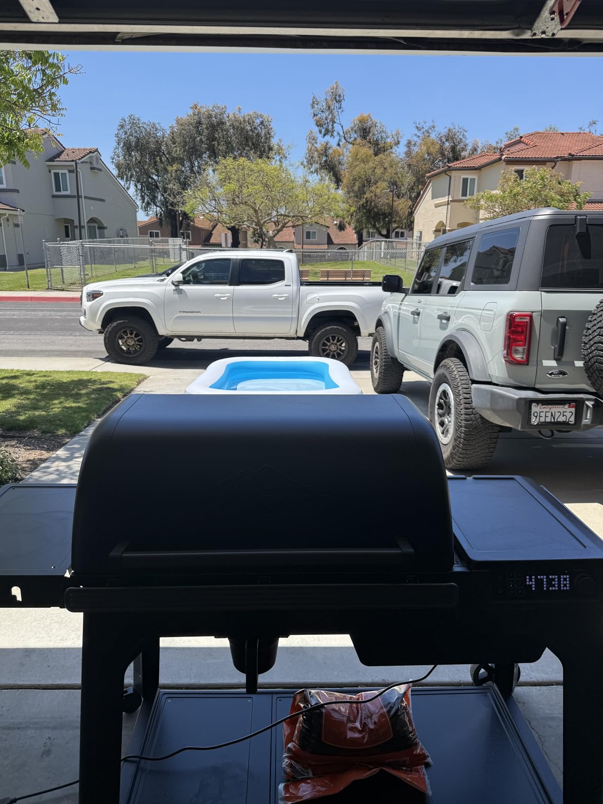 Traeger Woodridge Pro Wood Pellet Grill & Smoker, 970 Sq In, WiFi | Super Smoke Mode, digital sensor, side shelf, WiFIRE app control, 500°F max - 6-in-1 outdoor cooking customer photo 1