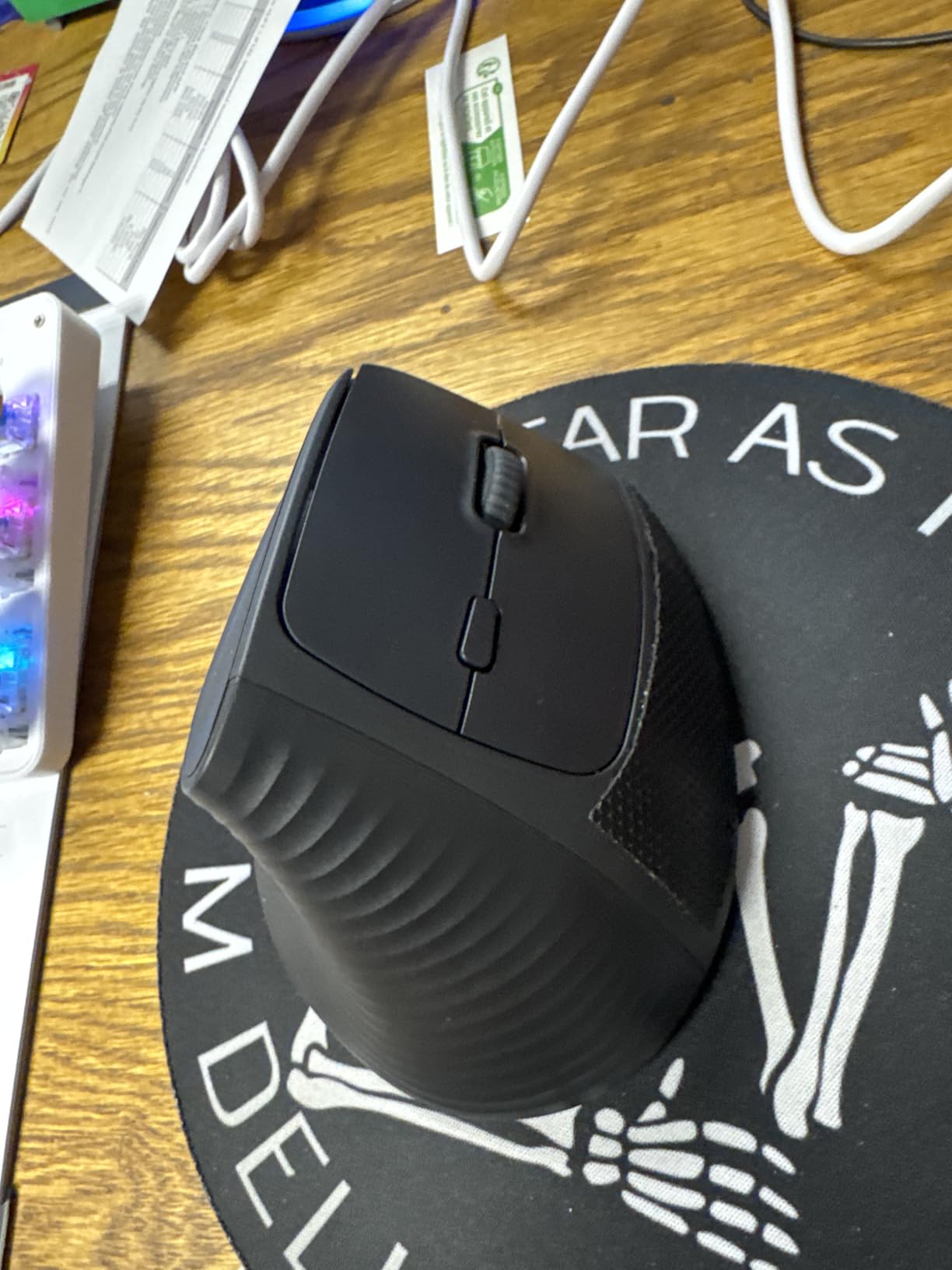 UGREEN Ergonomic Wireless Mouse, Bluetooth & 2.4G Wireless, Quiet Clicks | 1000/1600/2000/4000 DPI, Up to 3 Device Connectivity, 6 Buttons, Multi-system compatibility, for Laptop, Desktop, PC customer photo 1