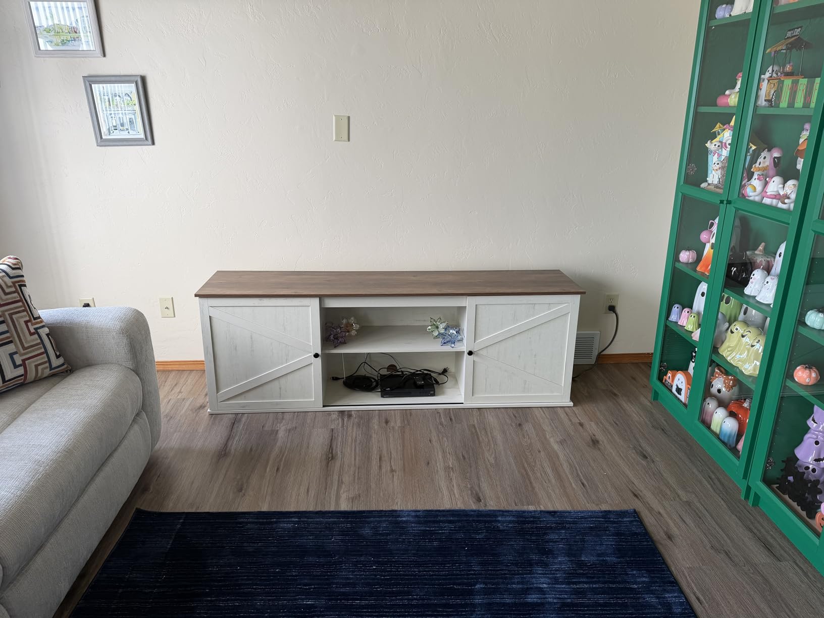 VASAGLE Farmhouse TV Stand for 65'' TV, Media Console, Sliding Barn Doors | Entertainment Center with Storage Cabinets, for Living Room, Rustic White and Honey Brown, HAINS Collection ULTV535W01 customer photo 1