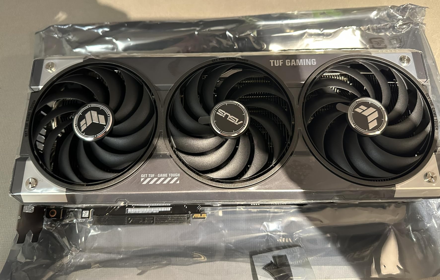 TUF Gaming GeForce RTX 5070 Ti 16GB GDDR7 OC Edition Graphics Card | PCIe 5.0, HDMI/DP 2.1, 3.125-slot, Military-grade Components, Protective PCB Coating, Axial-tech Fans customer photo 1