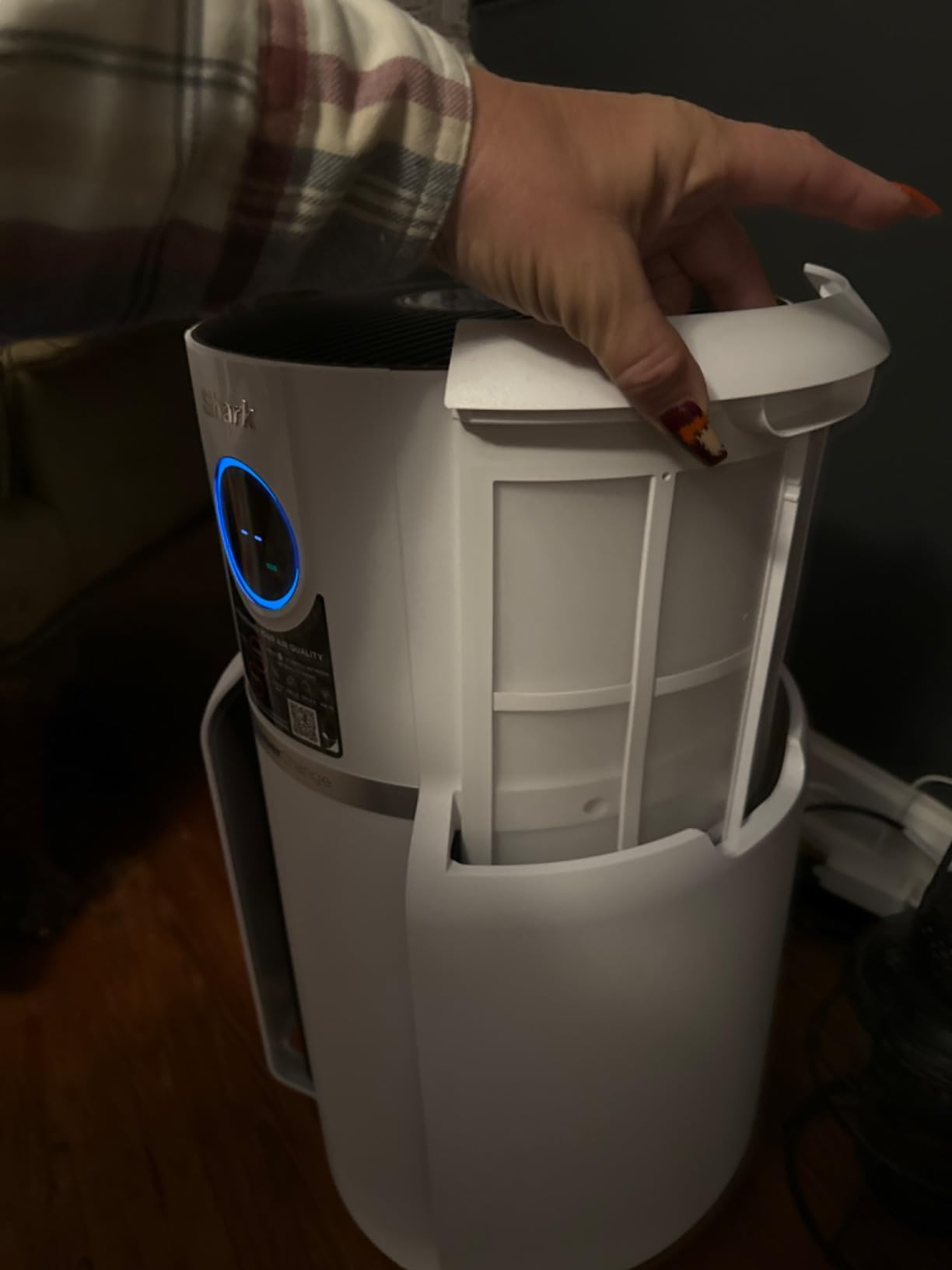 Shark NeverChange Compact Pro Air Purifier, HP071BRN, Winter Fog | For Bedroom, Nursery, Home Office, Dorm, HEPA-Exceeding Filter, Captures Pollutants, Pet Dander, Dust, Odor, Smoke, and More customer photo 2