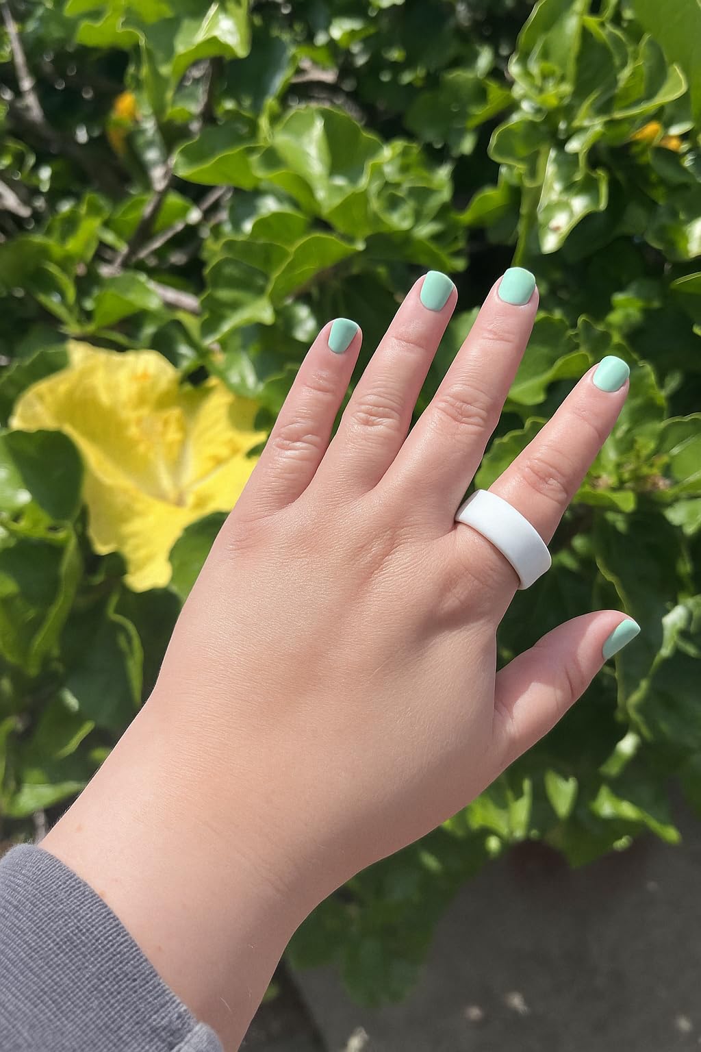 QALO Smart Ring - Size Before You Buy - No Subscription Fee - Titanium Fitness Tracker, Tracking for Sleep, Steps, HRV, Women's Health, iOS & Android Compatible (Silver, Size 07) customer photo 2