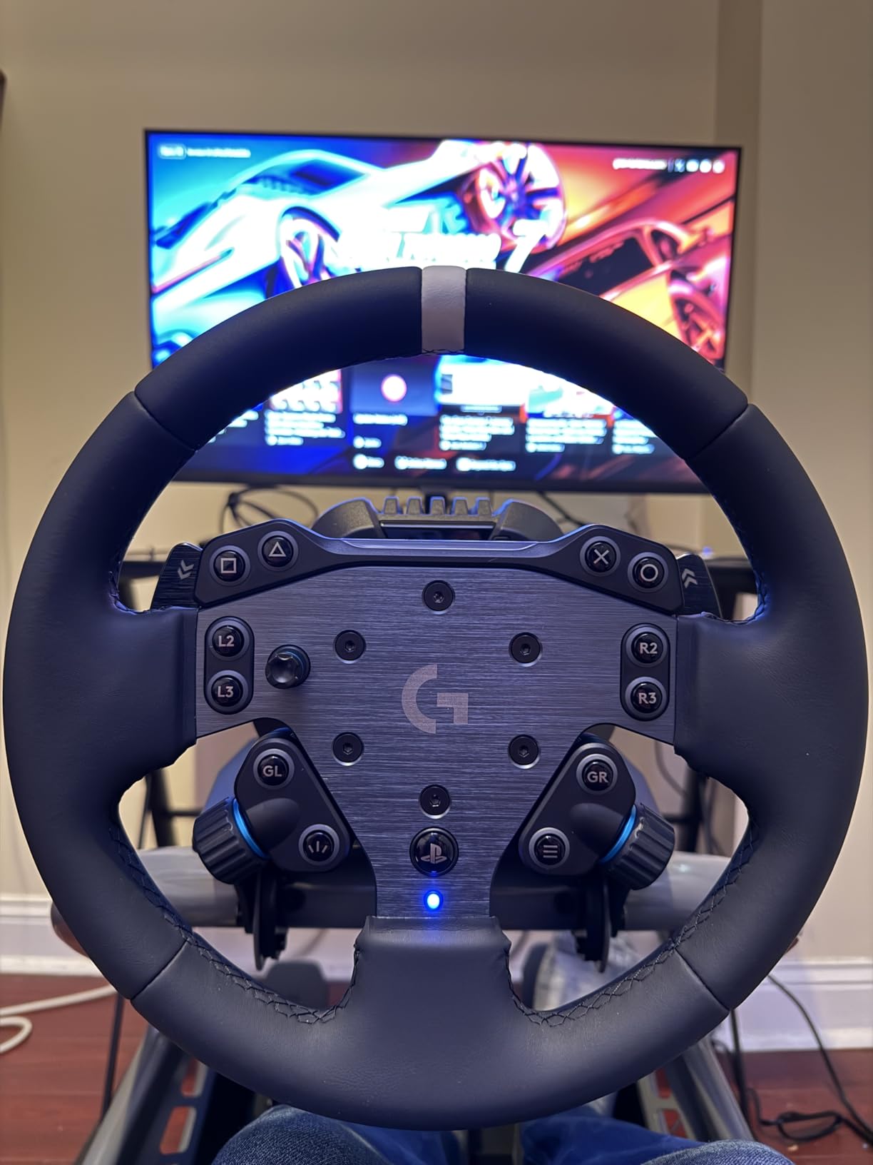 Logitech G RS50 Racing Wheel, Hub, and Base for PS5/PS4/PC: 8 Nm Direct Drive, 11 inch Wheel, 13 Buttons, Adjustable Paddle Shifters, TRUEFORCE Force Feedback Integration with Major Titles - Black customer photo 2