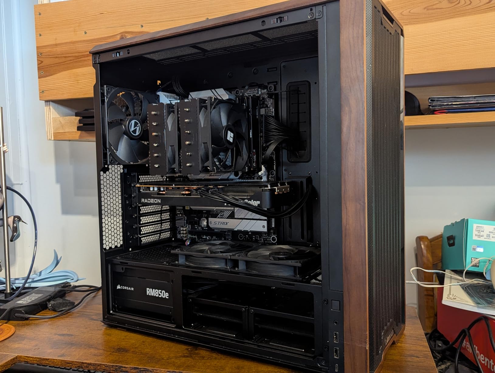 Lian Li LANCOOL 217 Genuine Walnut Wood Computer Case, Mid-Tower ATX PC Case with 5 Pre-Installed PWM Fans 2x170mm, 2x120mm & 1x140mm, Flexible PSU & Cable Installation - Black (LAN217X) customer photo 2