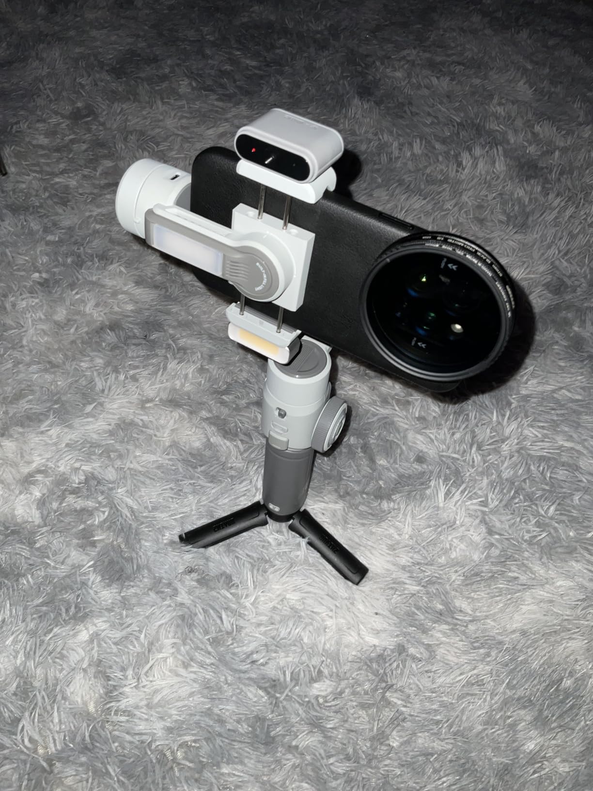 ZHIYUN CINEPEER Smooth 5E Combo Gimbal Stabilizer for iPhone, Android, Built-in Fill Light, Tripod, 3-Axis 300g Payload Phone Gimbal, Gesture Control, Vlogging Stabilizer for YouTube, TikTok customer photo 2