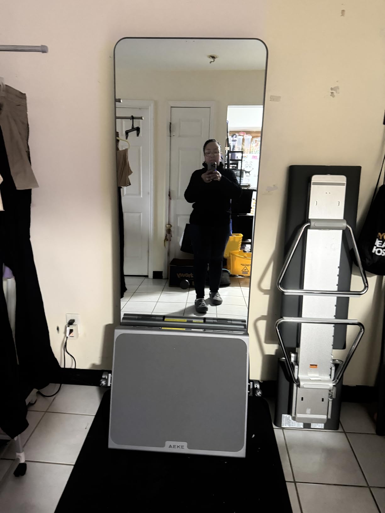 AEKE Smart Home Gym System - Fitness Mirror K1: AI-Powered All-in-One Fitness Machine for Full-Body Strength Training and Personalized Workouts customer photo 2