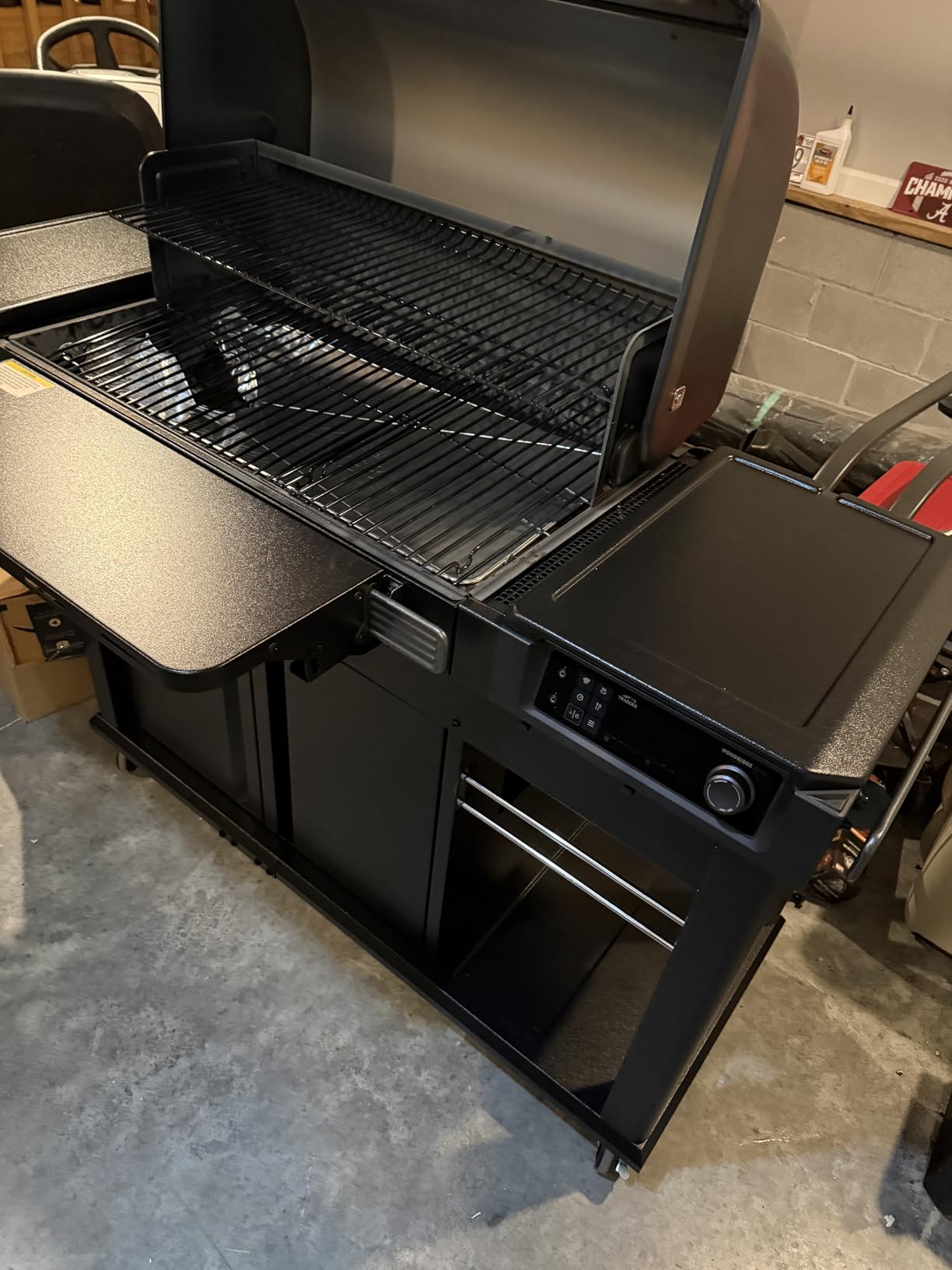 Traeger Woodridge Elite Wood Pellet Grill & Smoker, 970 Sq In, WiFi | Insulated body, side sear station, Super Smoke Mode, WiFIRE app - 6-in-1 outdoor pellet smoker grill customer photo 1