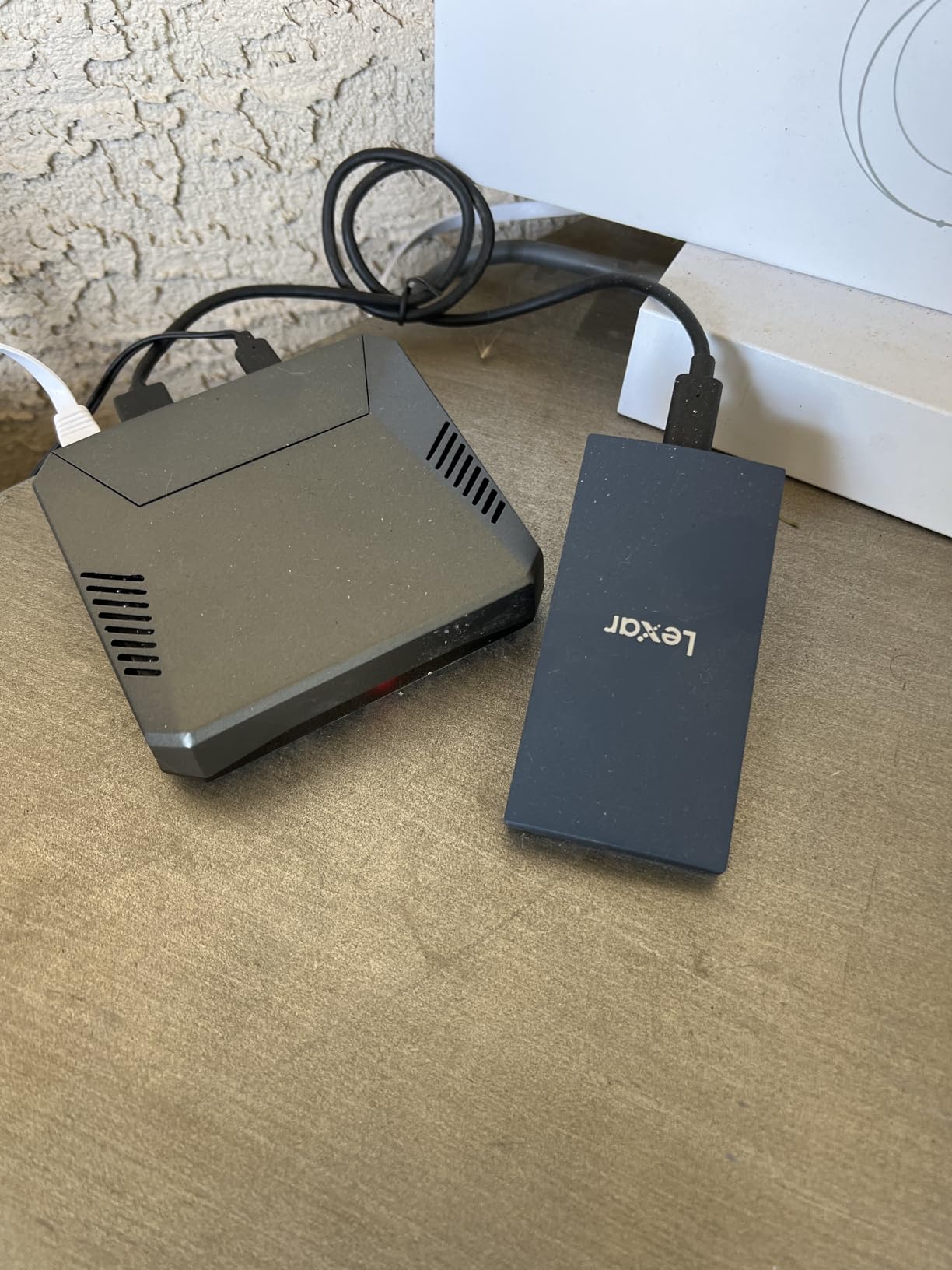 Lexar ES3 1TB External SSD, USB 3.2 Gen2 Portable SSD, Up to 1050MB/s Read, 1000MB/s Write, Compatible with iPhone 17 Series/Mac/PS5/XBOX/Laptop/PC, Silver customer photo 2