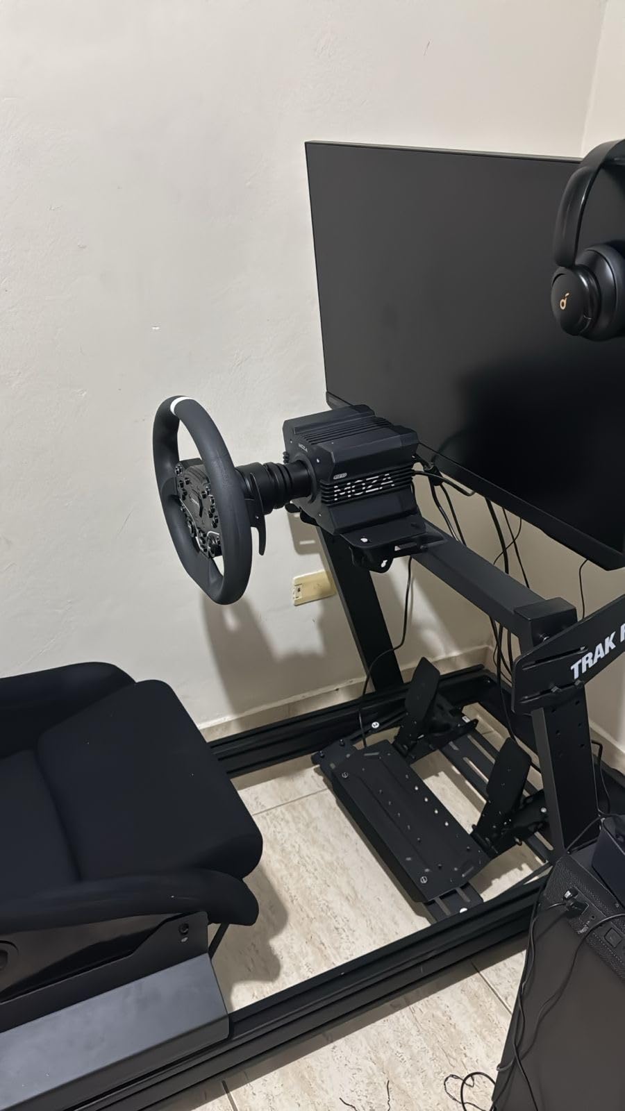 MOZA R12 V2 Direct Drive Sim Racing Wheelbase 12Nm Force Feedback Base | NexGen 4.0 Force Feedback, Intelligent Temperature Control, HighPerformance Slanted Pole Servo Motor, Aviation-grade Aluminum customer photo 1