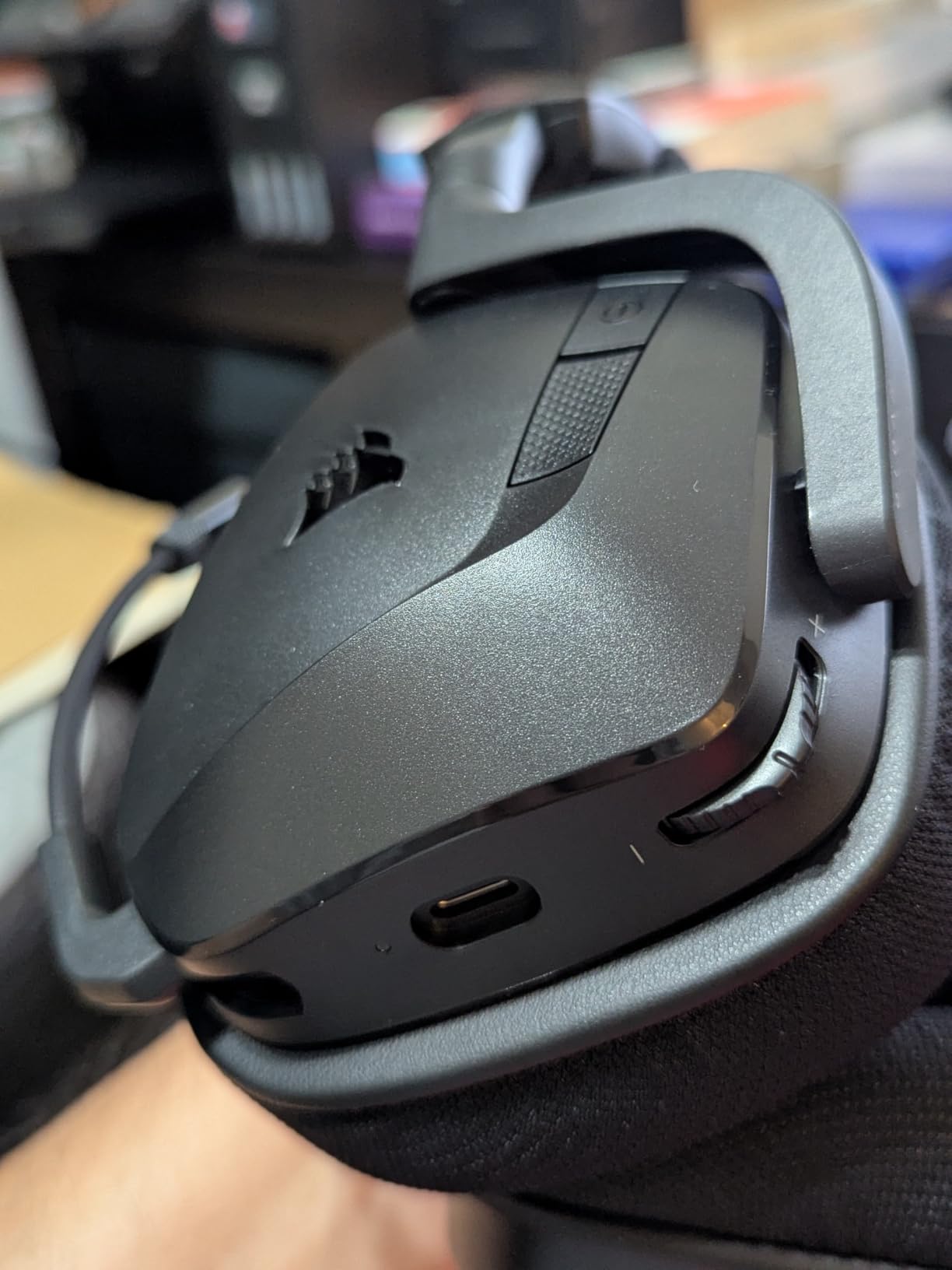 Corsair Void v2 Wireless Bluetooth PC PS5 Switch Gaming Headset - Lightweight, Up to 70Hr customer photo 1