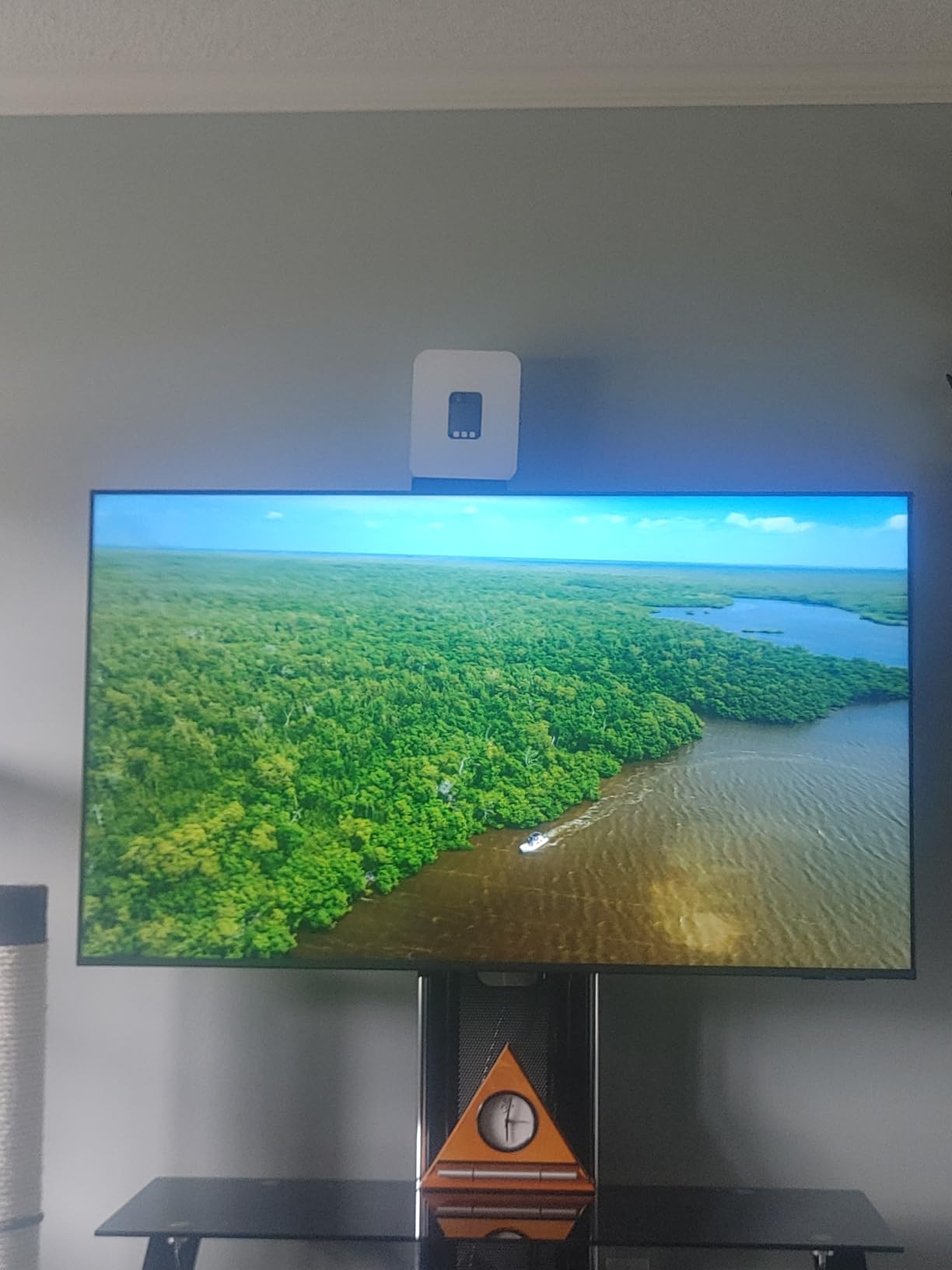 Samsung 58-Inch Class Crystal UHD U8000F 4K Smart TV (2025 Model) Endless Free Content, Processor, MetalStream Design, Knox Security, Alexa Built-in customer photo 1
