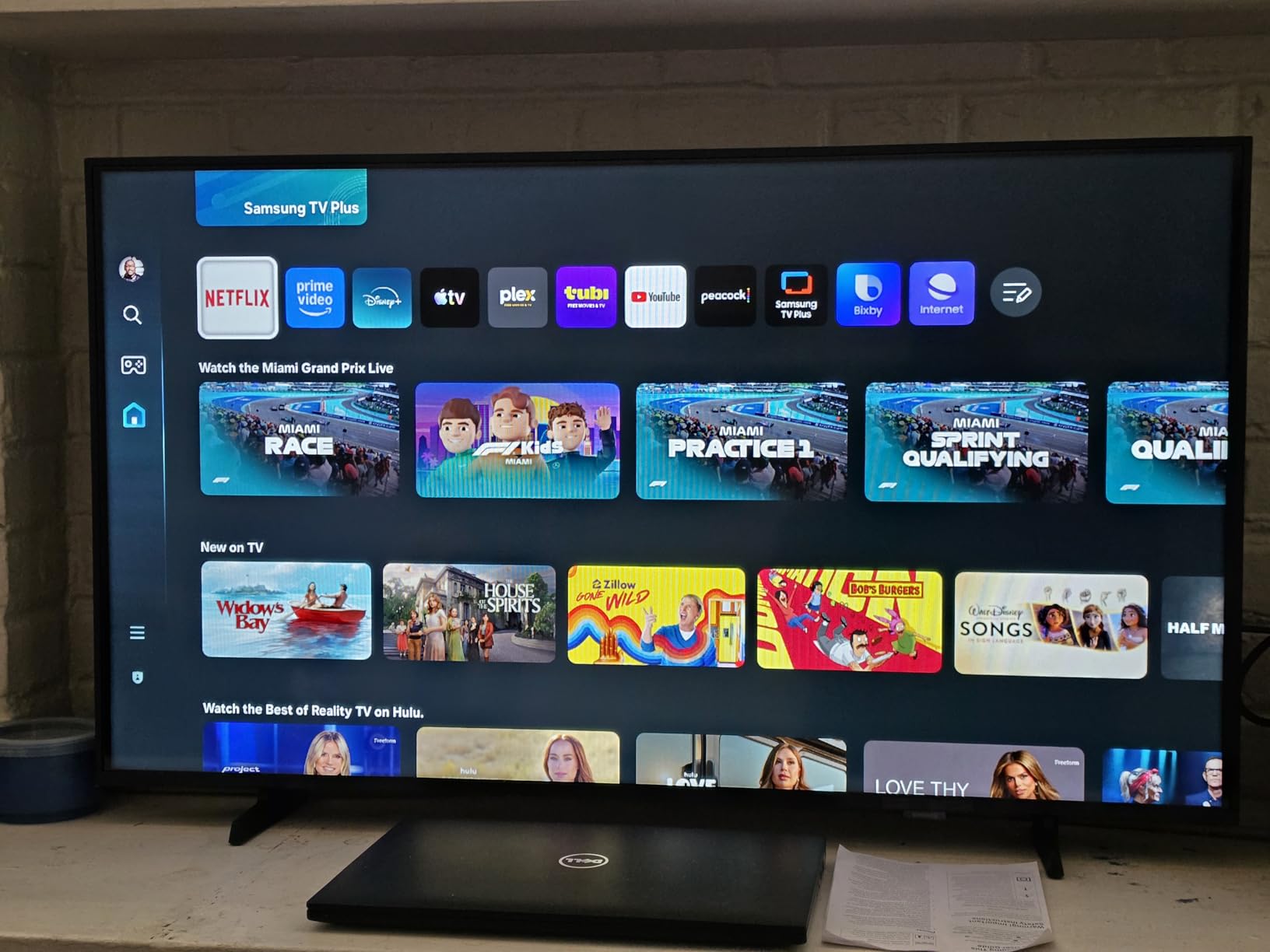32-Inch Class HD H5000F Smart TV (2025 Model) HDR, Object Tracking Sound Lite, Knox Security, One UI Tizen customer photo 1