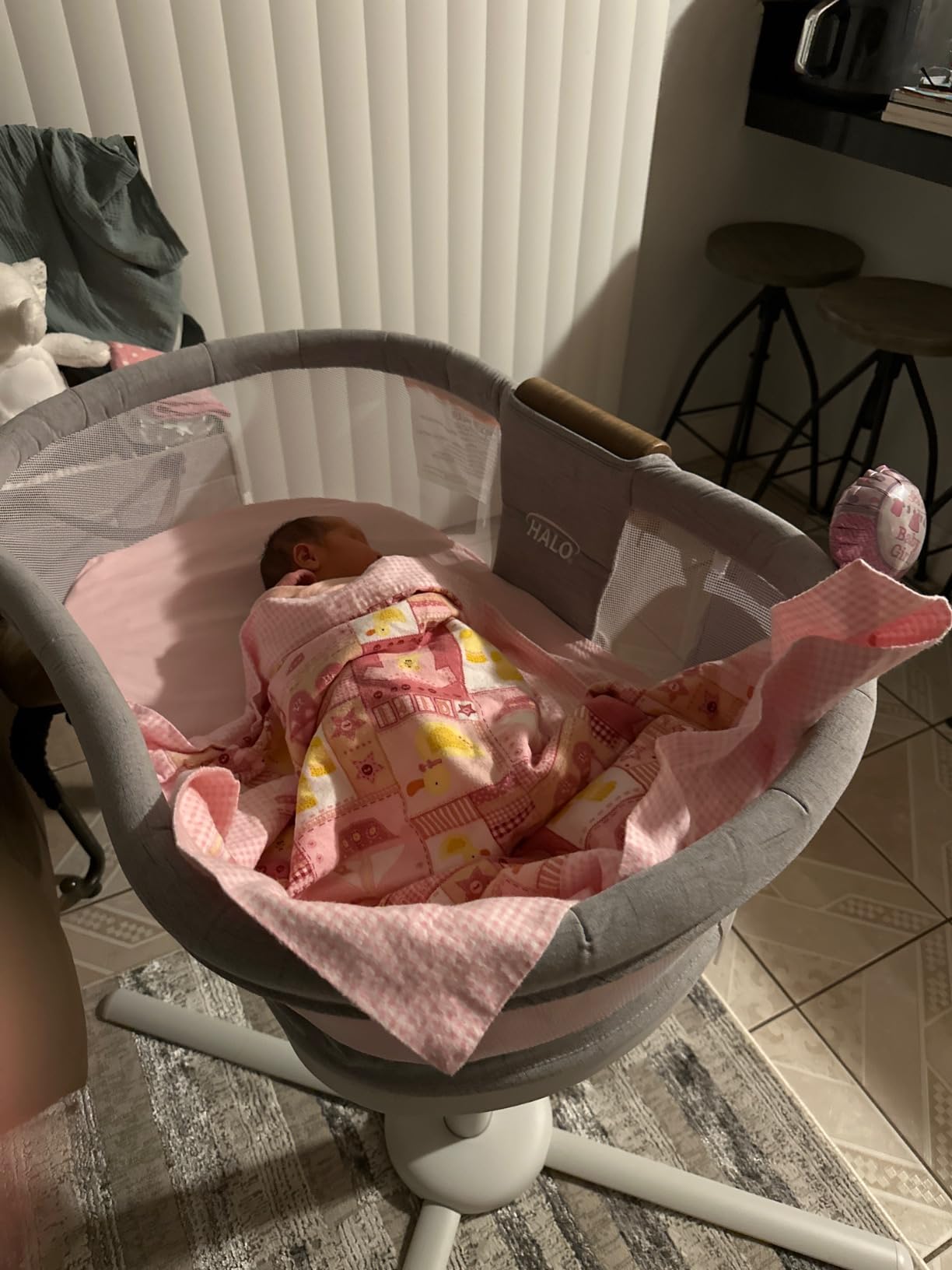 HALO BassiNest Connected Swivel Sleeper 3.0 Smart Bassinet | AutoSoothe, 360 Swivel, Cry Detection, Rocking, Vibration & Soothing Sounds customer photo 1