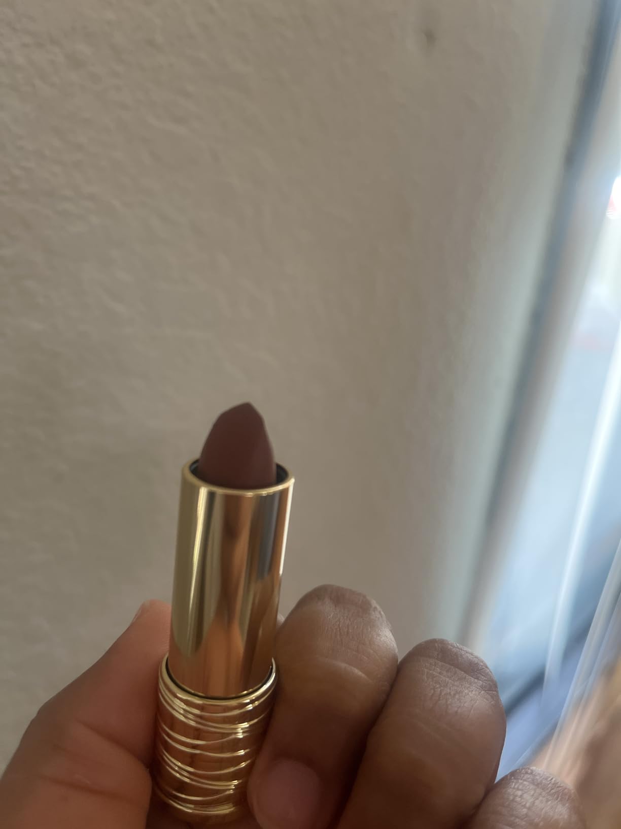 Lancôme L'Absolu Rouge Intimatte Hydrating Matte Lipstick - Buildable & Lightweight Formula with a Soft Matte Finish - Up To 24HR Comfort customer photo 2