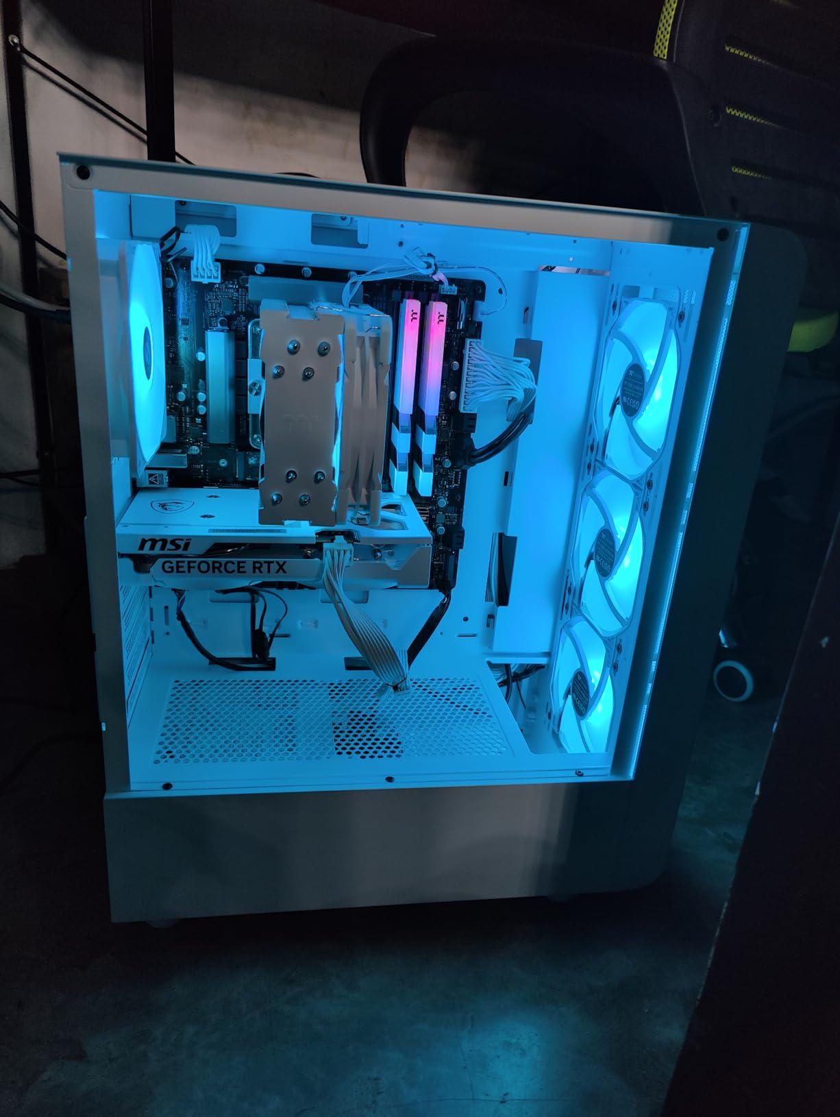 Thermaltake LCGS Quartz i1460 Gaming Desktop (Intel Core i5-14400F, ToughRam DDR4 3600Mhz 16GB RGB Memory, NVIDIA GeForce RTX 5060, 1TB NVMe M.2, WiFi, Windows 11) customer photo 1