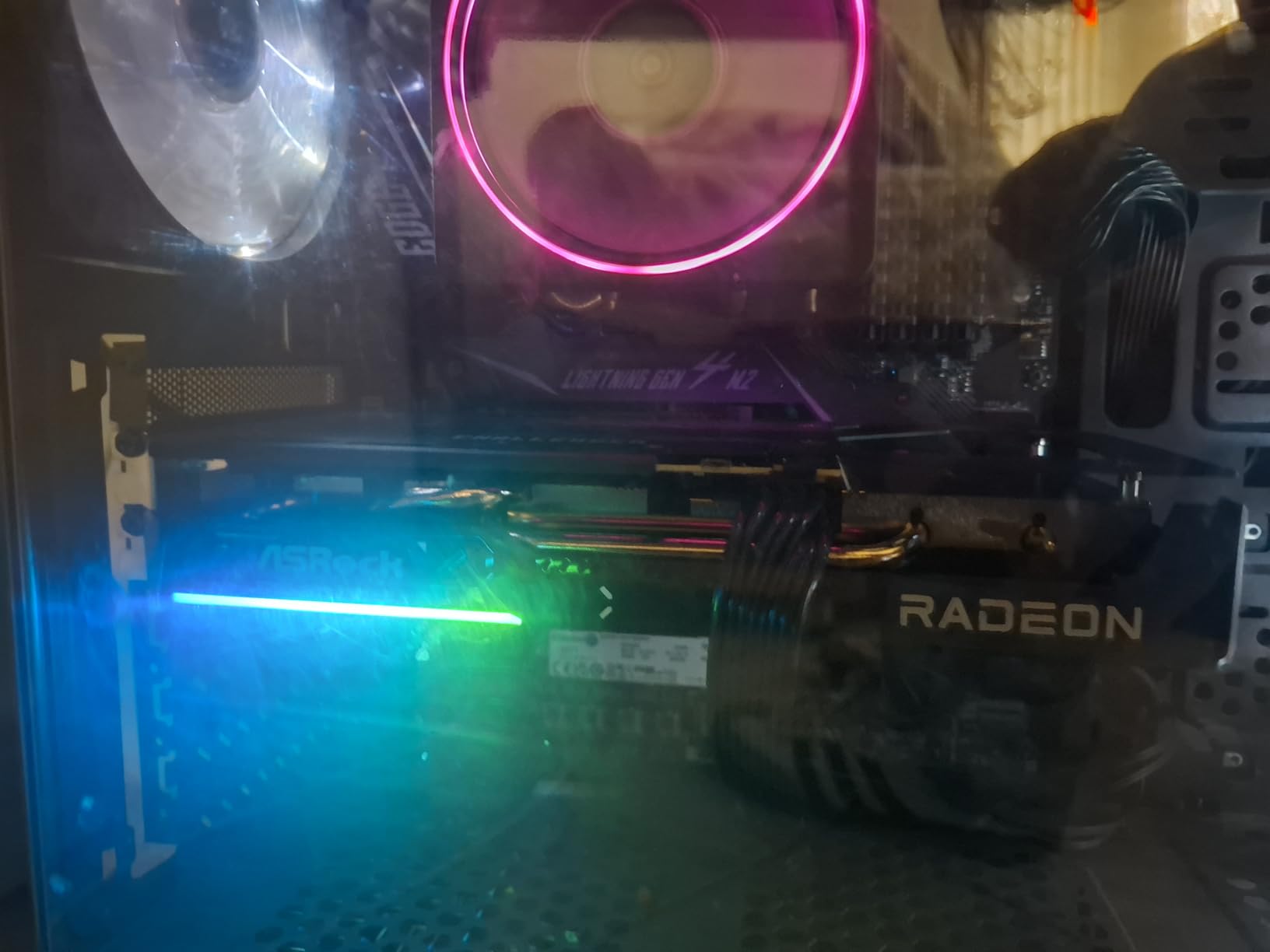 ASRock Radeon RX 9060 XT Challenger 16GB OC, RDNA 4, 3290MHz Boost, 16GB GDDR6 128-bit, PCIe 5.0 customer photo 2