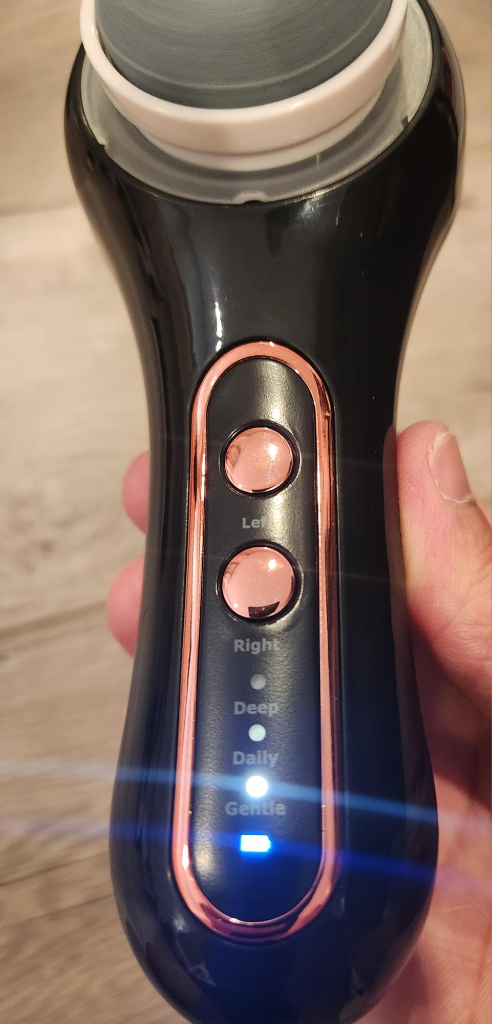 UMICKOO Electric Facial Cleansing Brush - 2-Way Rotating Face Scrubber with 3 Modes, 5 Brush Heads customer photo 1