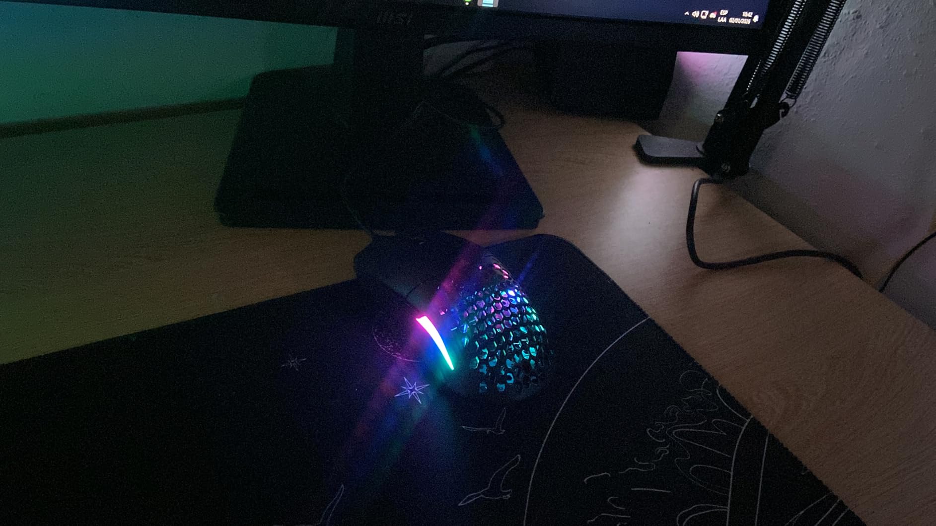 GLORIOUS Model O Eternal Ultralight RGB Gaming Mouse - Wired - 55g Lightweight - Customizable RGB Lighting - 6 Programmable Buttons - Symmetrical Design - 12K DPI Optical Sensor - Black customer photo 1
