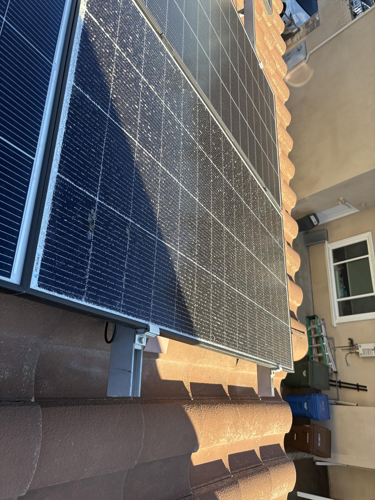 Renogy Solar Panels 640 Watts 18BB N-Type Monocrystalline 2PCS 320W On/Off Grid customer photo 1