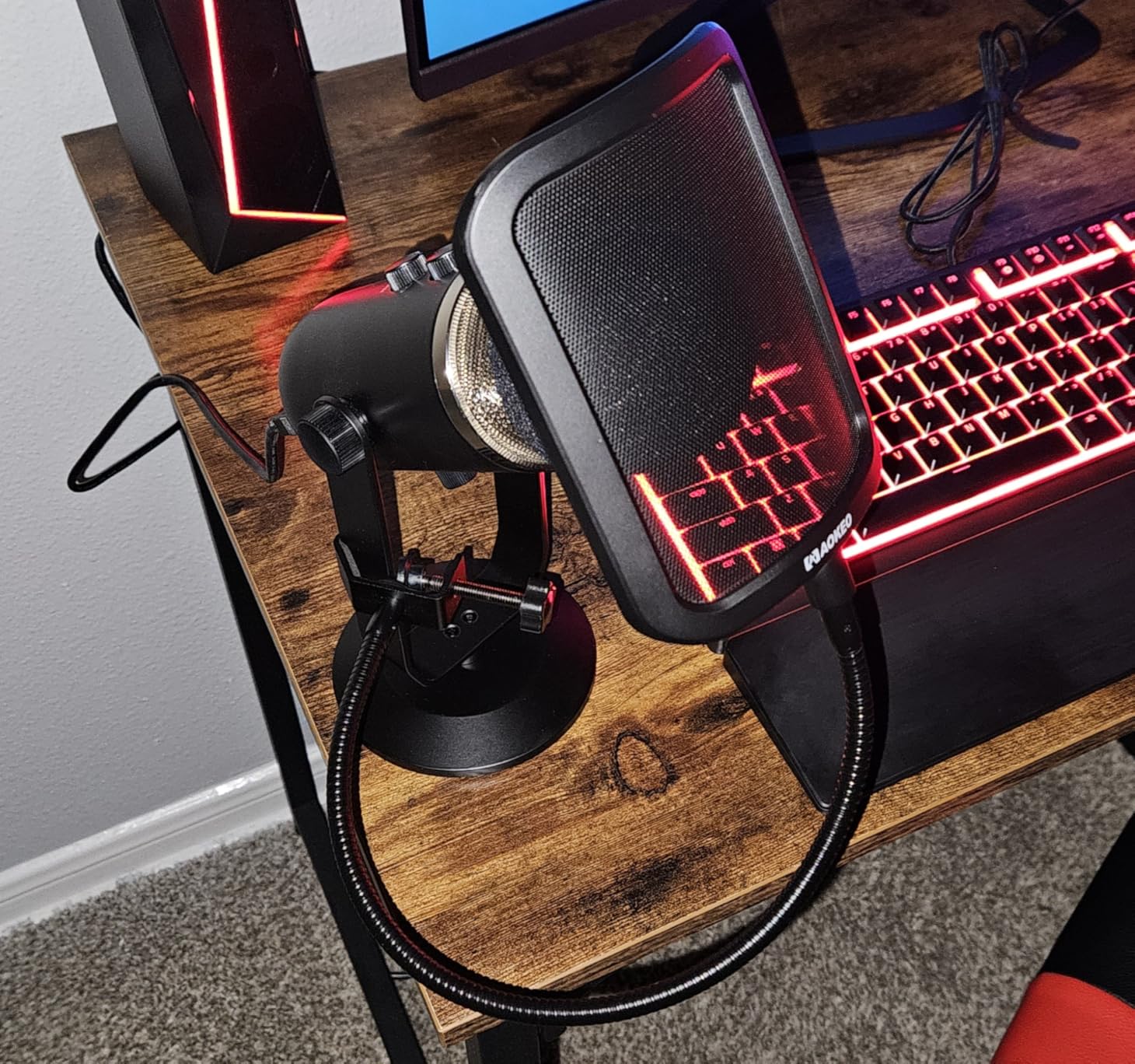 Microphone Pop Filter, Aokeo Mic Mask Shield, Three-layer Wind Pop Screen With Flexible 360° Gooseneck Clip Stabilizing Arm For All Microphone customer photo 2
