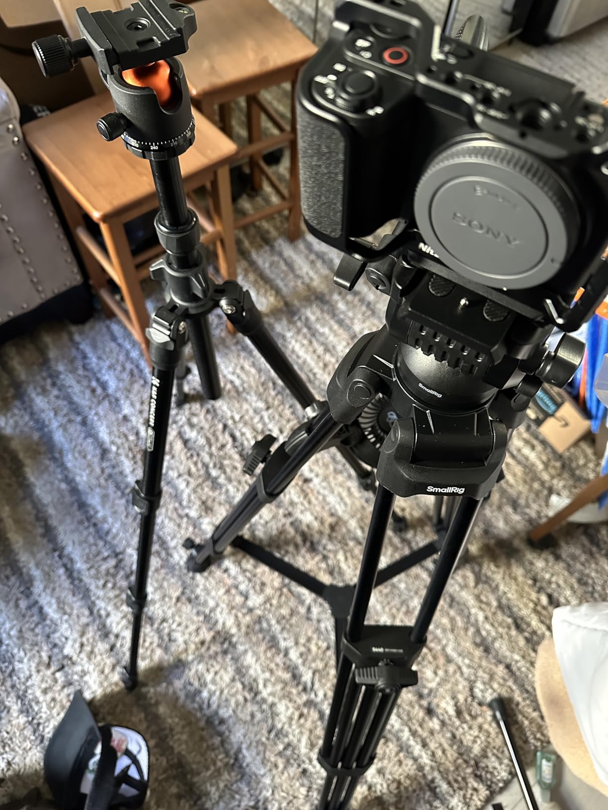 SMALLRIG 73''/186cm Heavy Duty Aluminum Alloy Video Tripod, Max Load 8kg (18lbs), Fluid Head with +85° to -78° Tilt Range, Compact Travel Tripod Weight 3.1kg(6.8lbs), Folded Height 88cm, AD-14-5440 customer photo 2