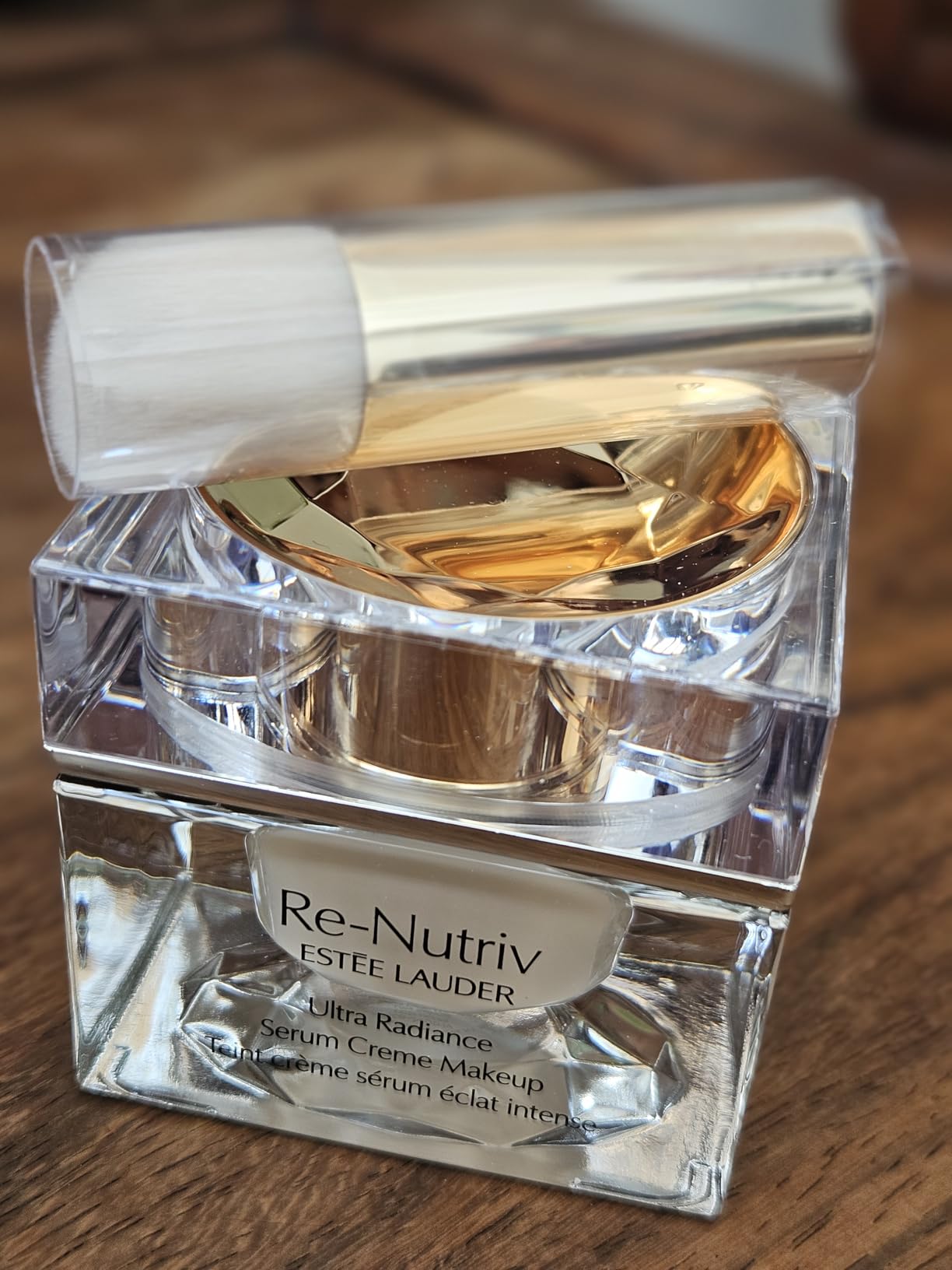 Estee Lauder Re-Nutriv Ultra Radiance Serum Creme Makeup - Luxury Foundation with Hyaluronic Acid customer photo 2