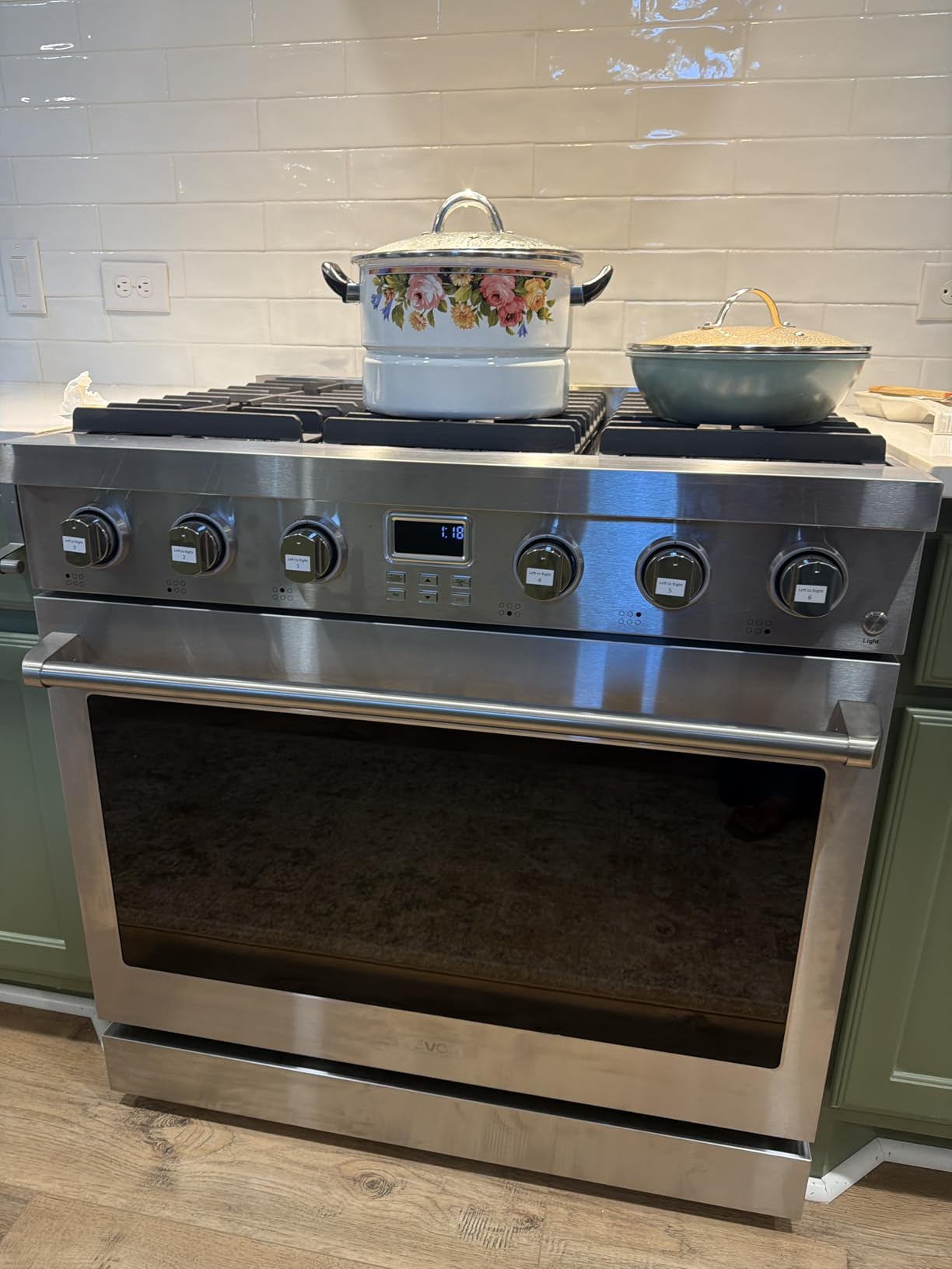 VEVOR Gas Range Oven, 30 Inches Width, Freestanding Stainless Steel Stove and Oven with 5 Sealed Cooktop Burners, Easy Reach Racks, Storage Drawer, 4.8 Cu. Ft. Capacity, for Apartment Home Kitchen customer photo 1