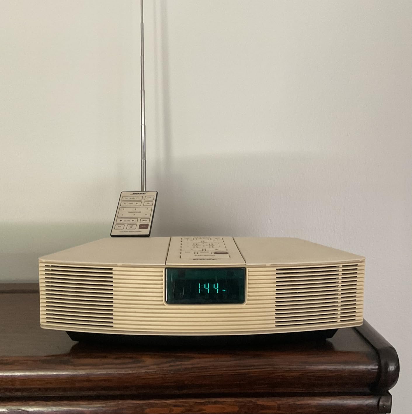 Tapo Smart IR & IoT Hub w/ Chime, Matter-Certified, H110, Universal Remote | For TVs, ACS & 18+ Device Types, Supports 8,000+ Infrared Brands, Voice & App Control, Custom Schedules & Automations customer photo 1