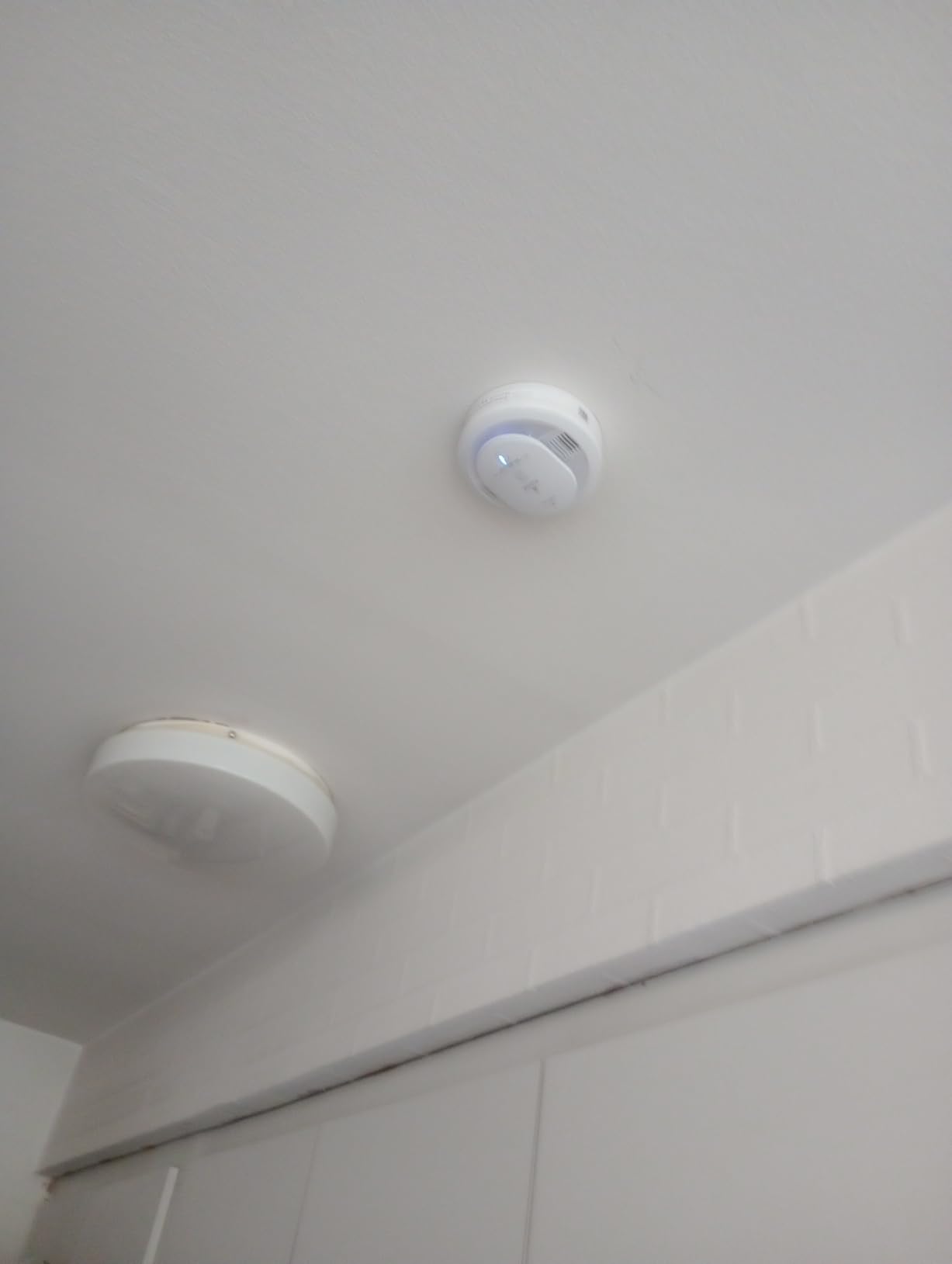 Kidde Smart Smoke Detector with Ring, AA Battery, RGSDR-RW customer photo 2